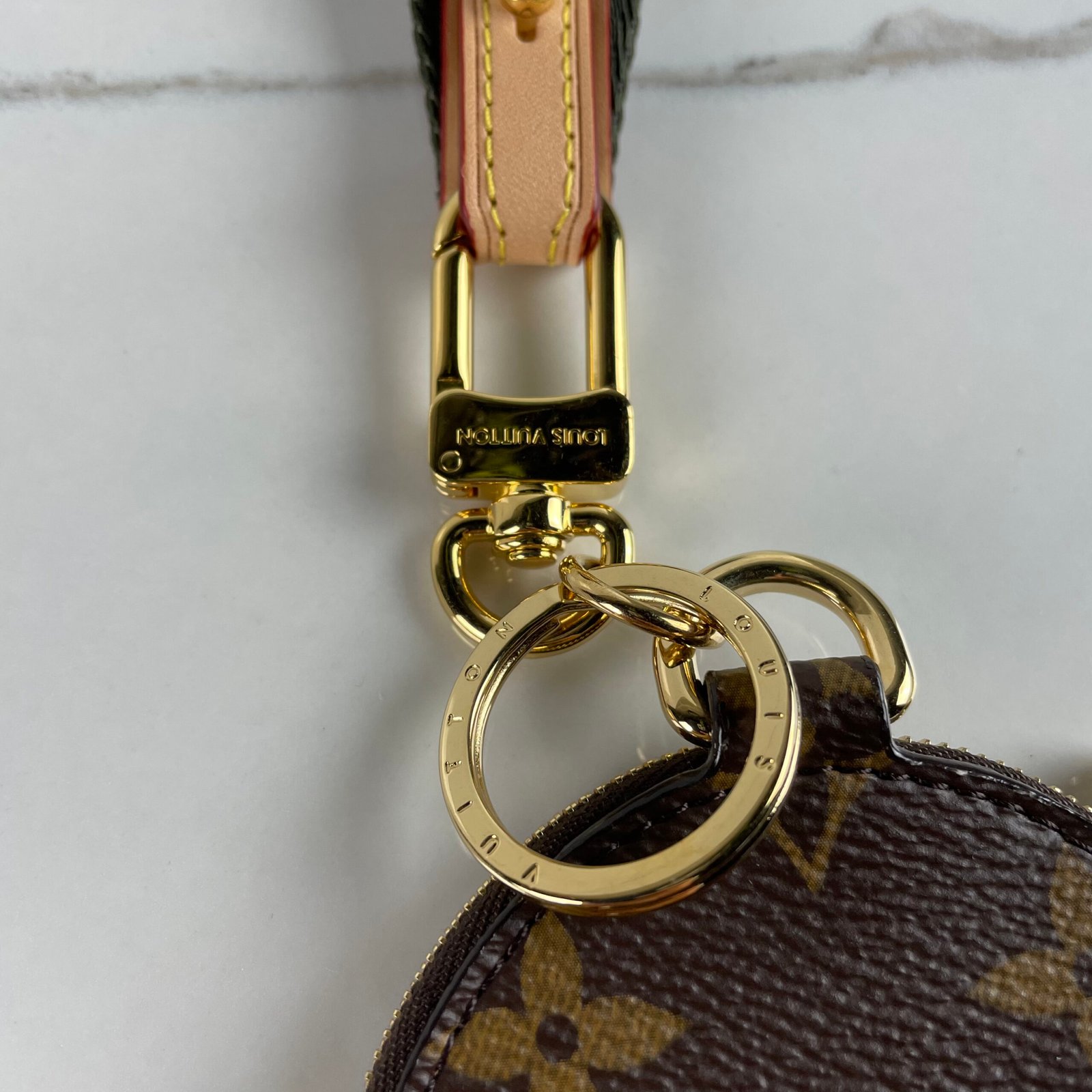 LOUIS VUITTON Porte-Clés Lanyard Multipochette – Image 11