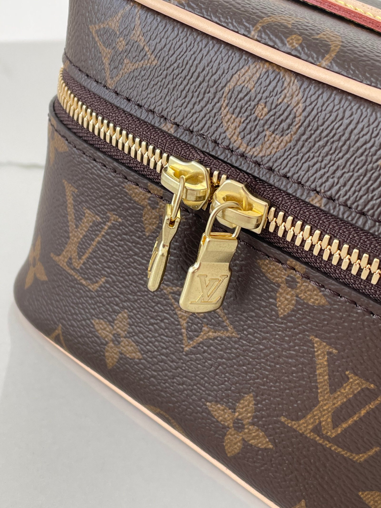 LOUIS VUITTON Nice Nano – Image 10