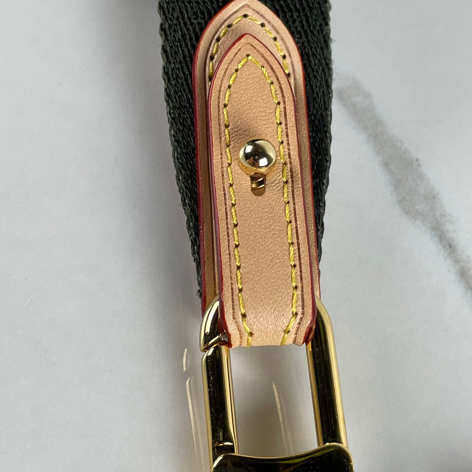 LOUIS VUITTON Porte-Clés Lanyard Multipochette – Image 14