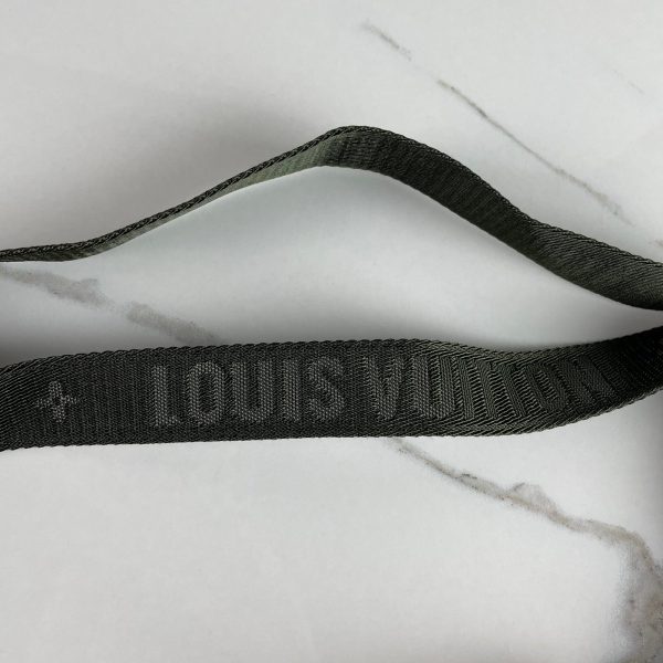 LOUIS VUITTON Porte-Clés Lanyard Multipochette – Image 16