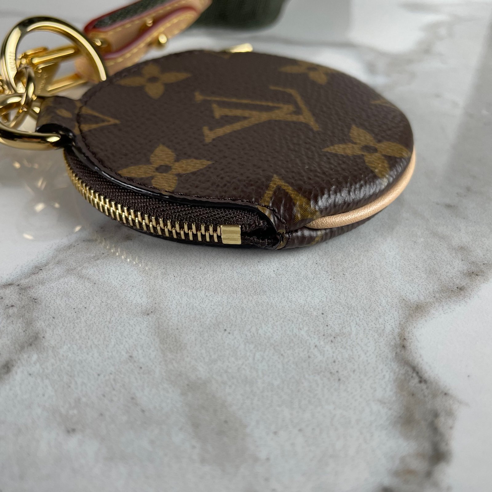 LOUIS VUITTON Porte-Clés Lanyard Multipochette – Image 13