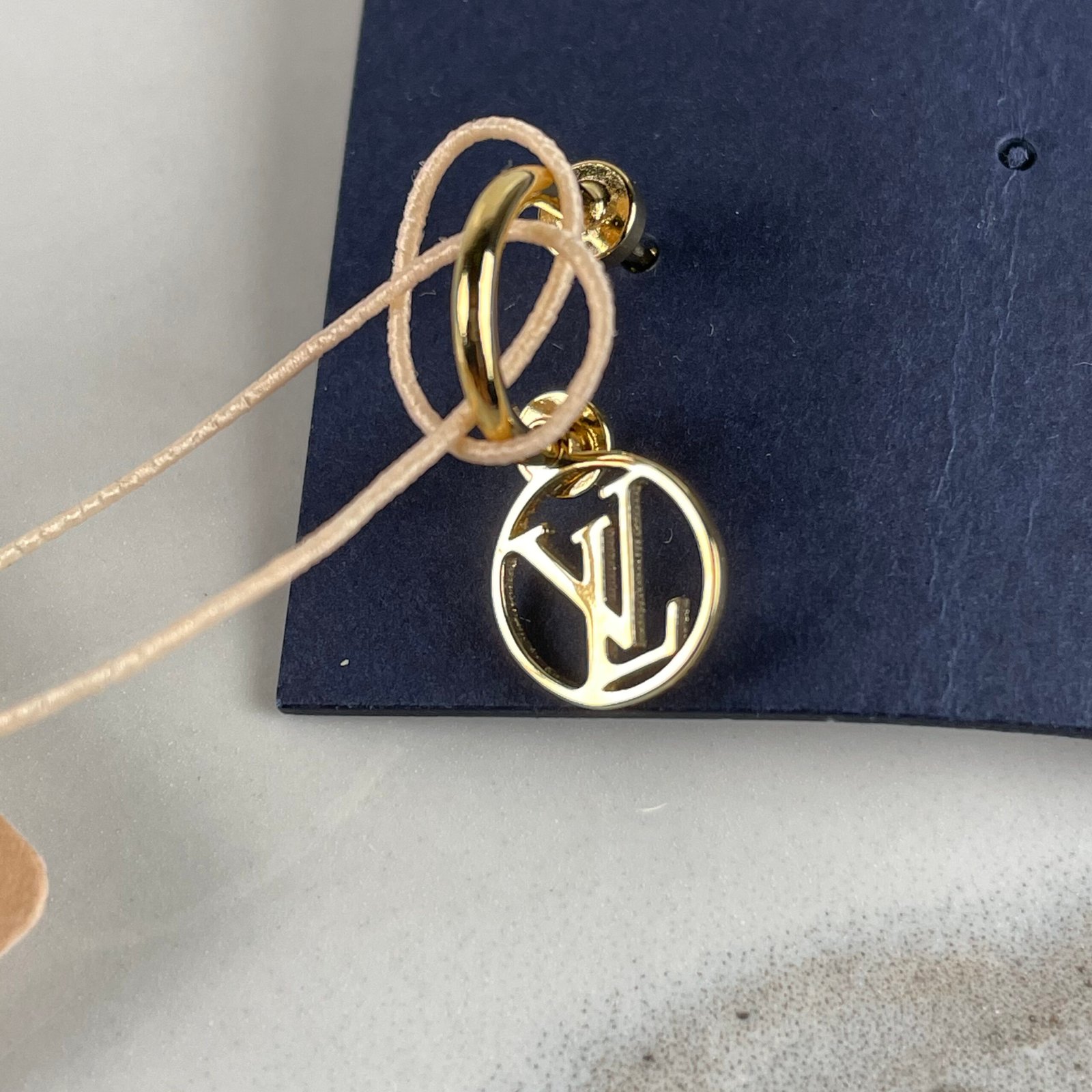LOUIS VUITTON Boucles D’oreilles Blooming – Image 3