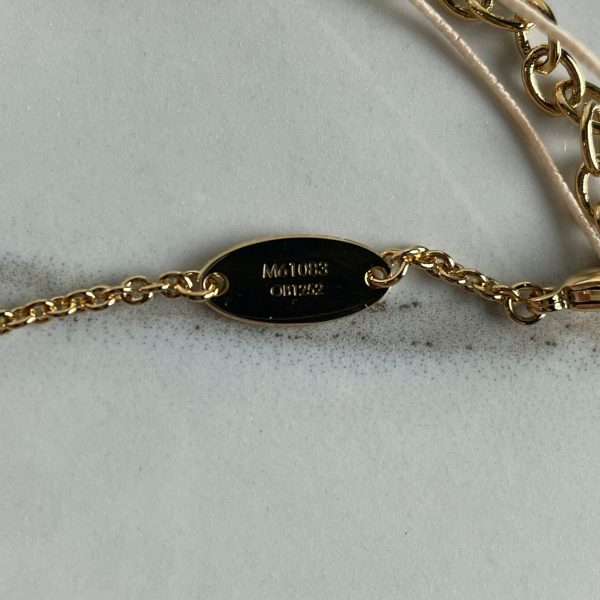 LOUIS VUITTON Collier Essential V – Image 4