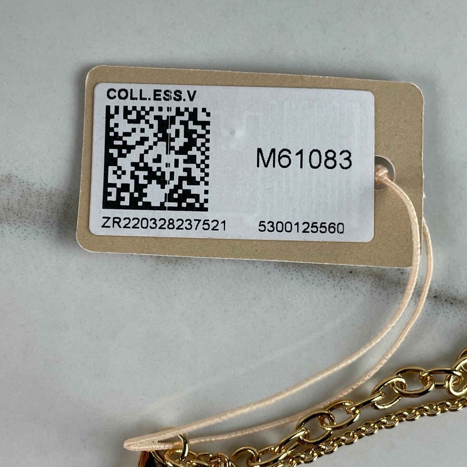 LOUIS VUITTON Collier Essential V – Image 7