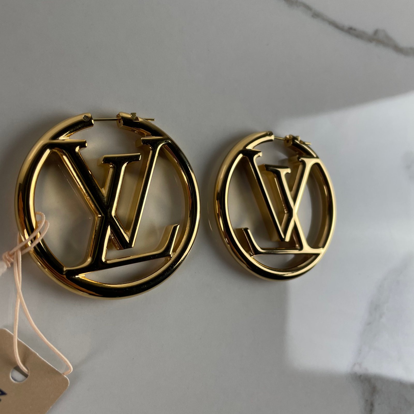 LOUIS VUITTON Louise Hoop Earrings – Image 5