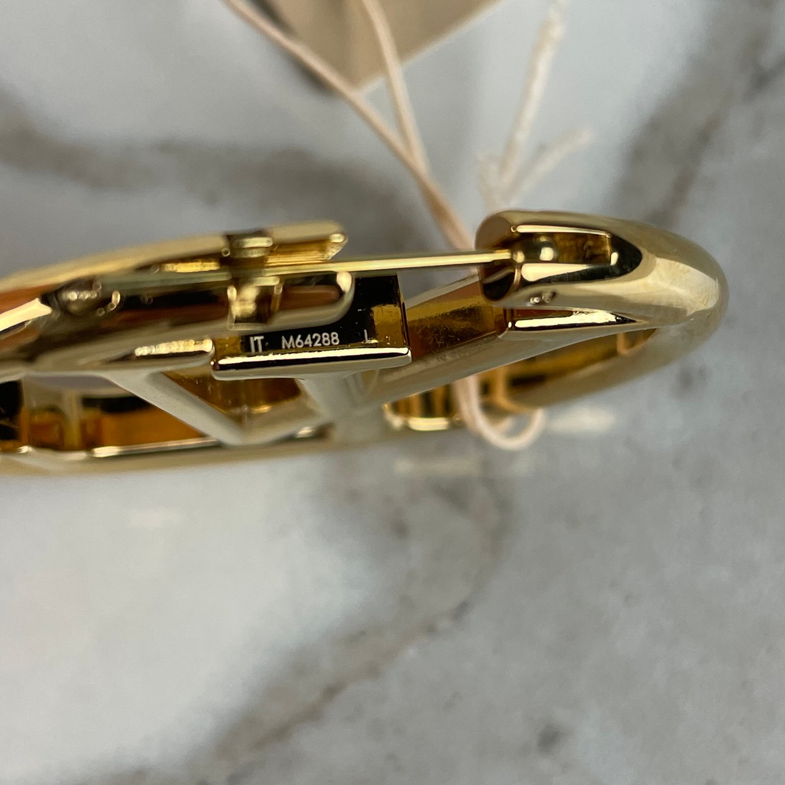 LOUIS VUITTON Louise Hoop Earrings – Image 9
