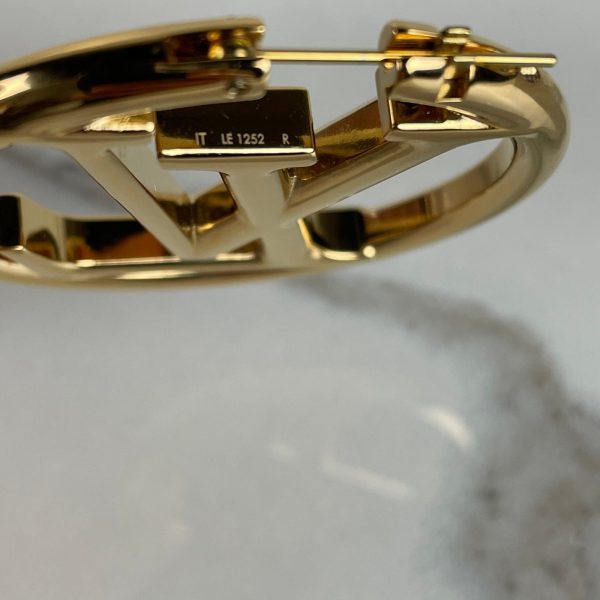 LOUIS VUITTON Louise Hoop Earrings – Image 10