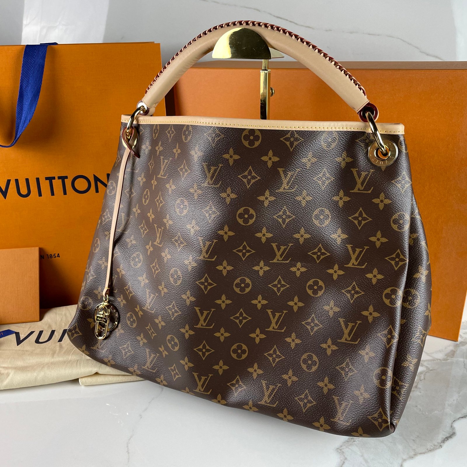 LOUIS VUITTON Artsy Bag MM – Image 2