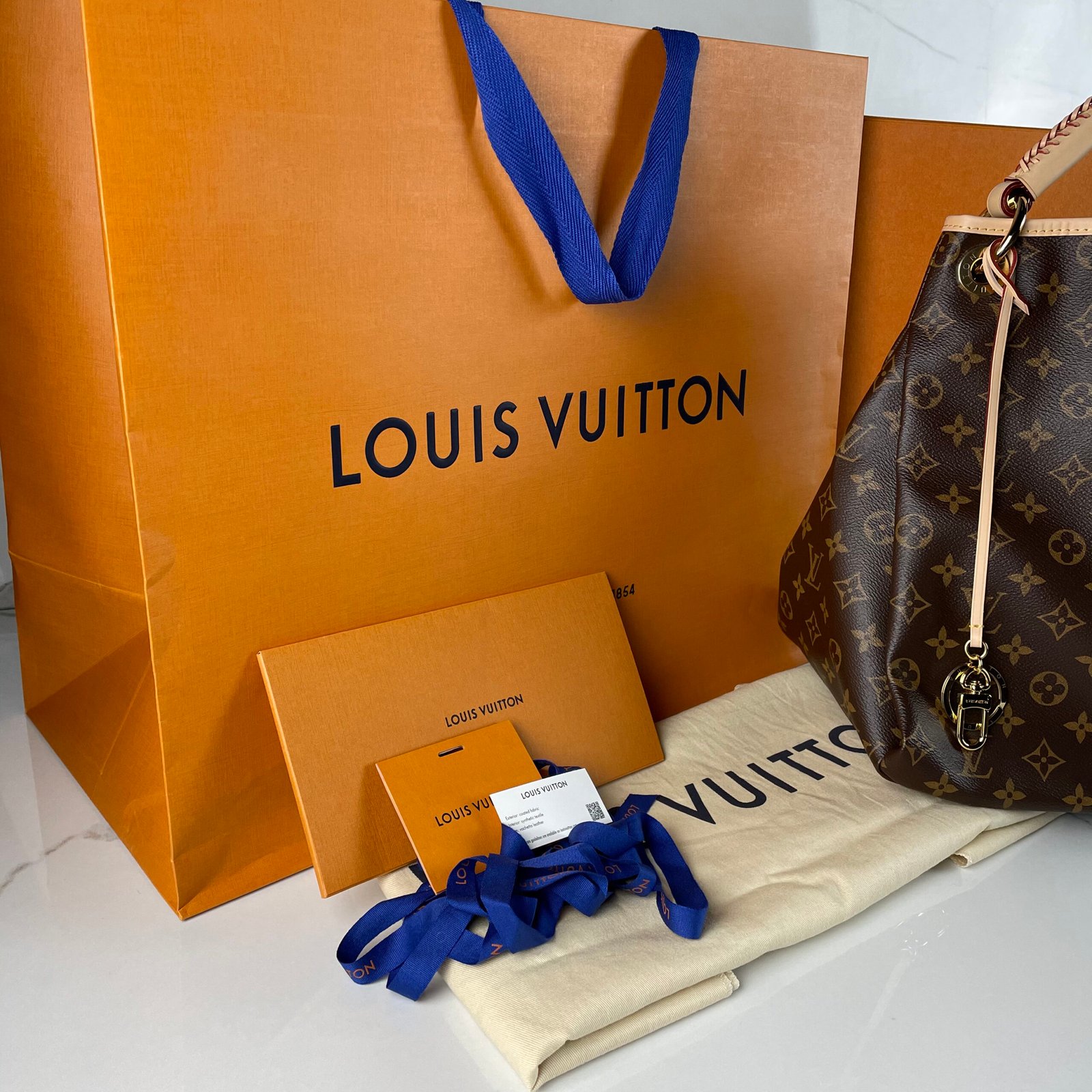 LOUIS VUITTON Artsy Bag MM – Image 3