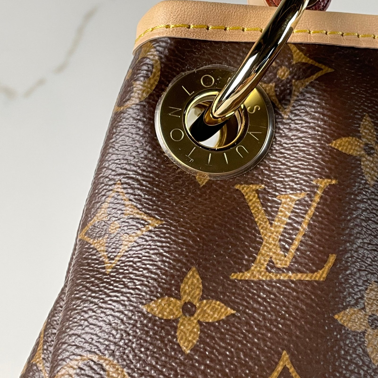 LOUIS VUITTON Artsy Bag MM – Image 9