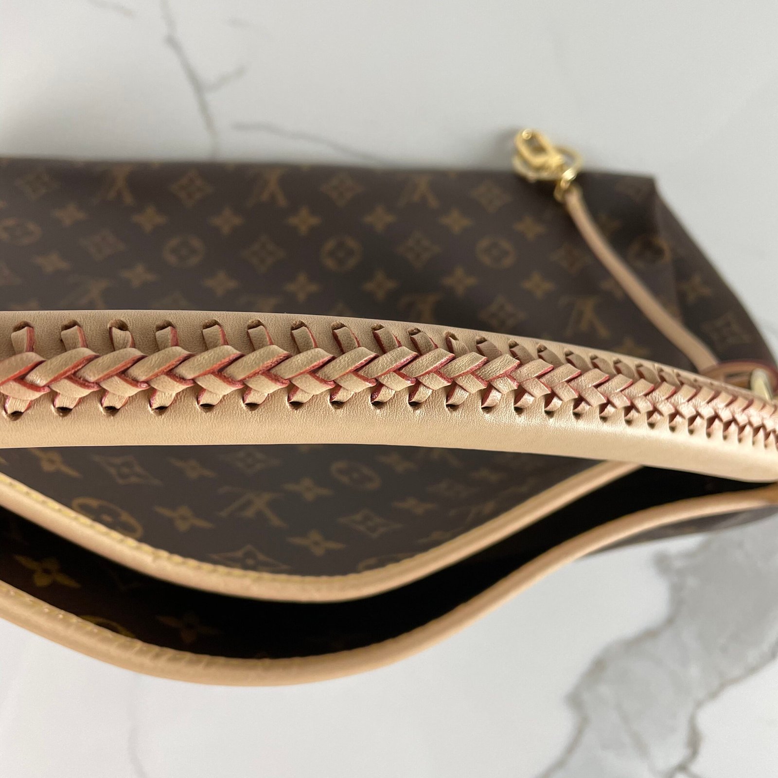LOUIS VUITTON Artsy Bag MM – Image 10