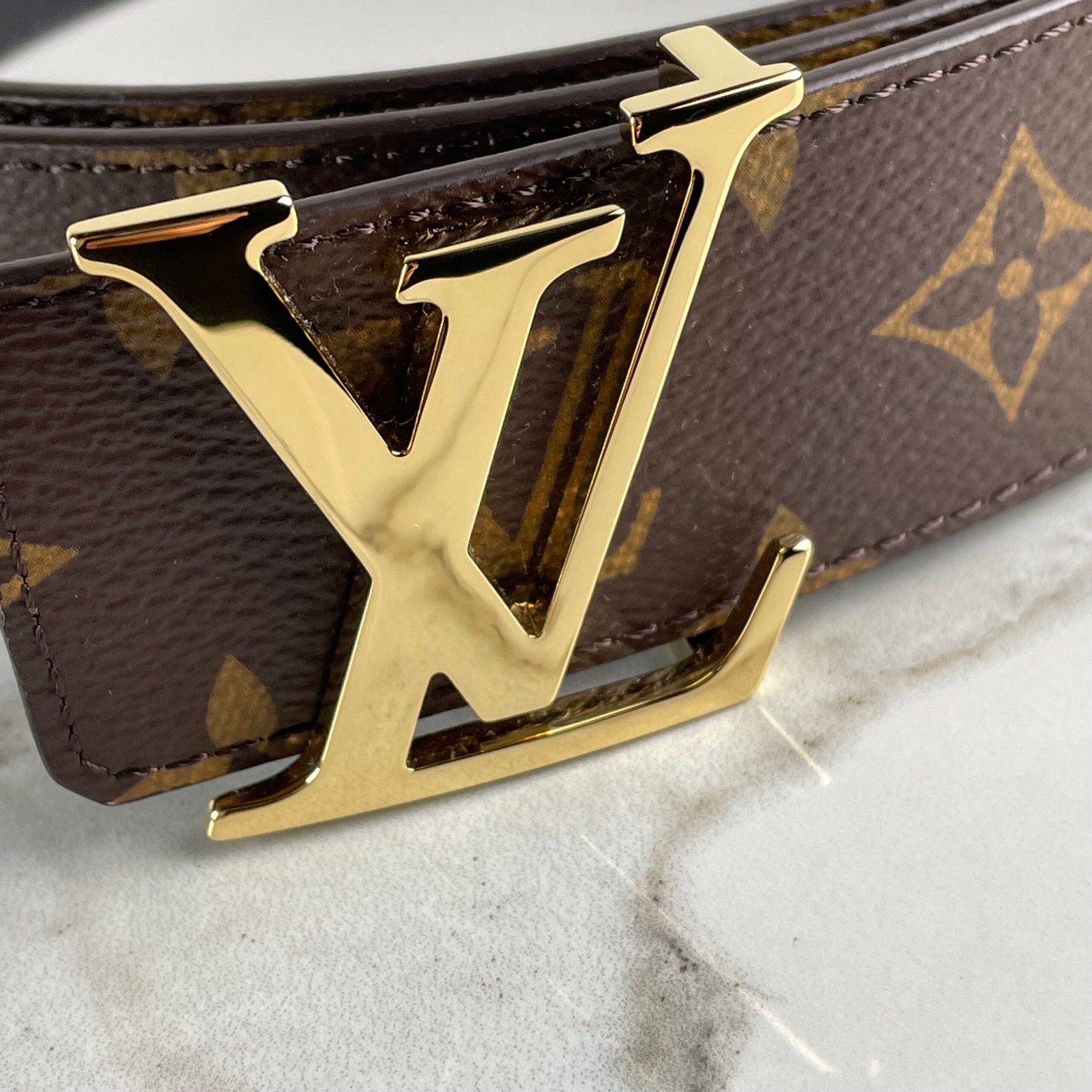 LOUIS VUITTON Ceinture LV Initiales 40 mm Réversible – Image 6