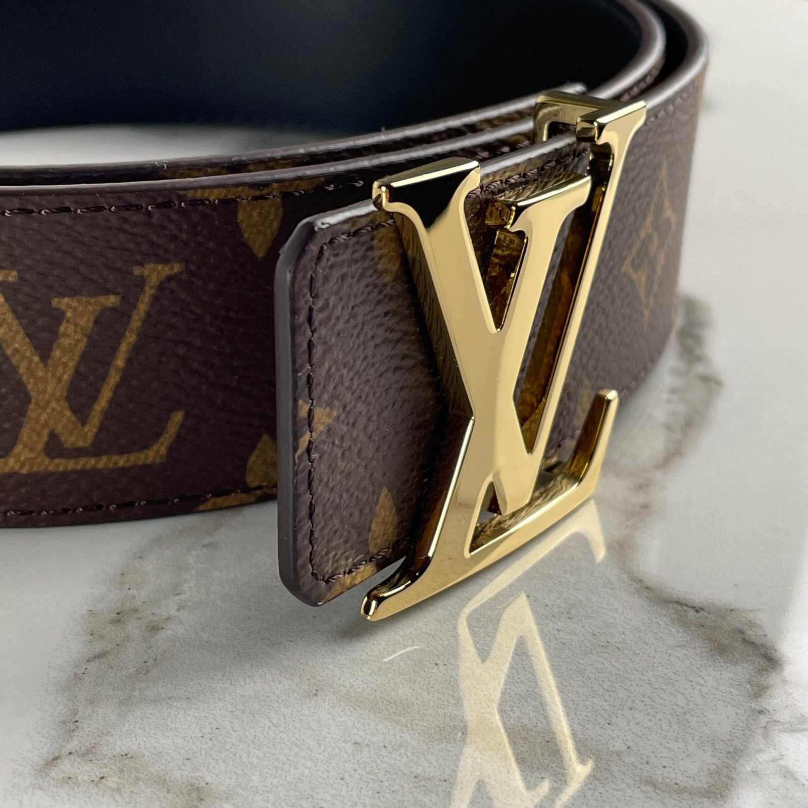 LOUIS VUITTON Ceinture LV Initiales 40 mm Réversible – Image 7
