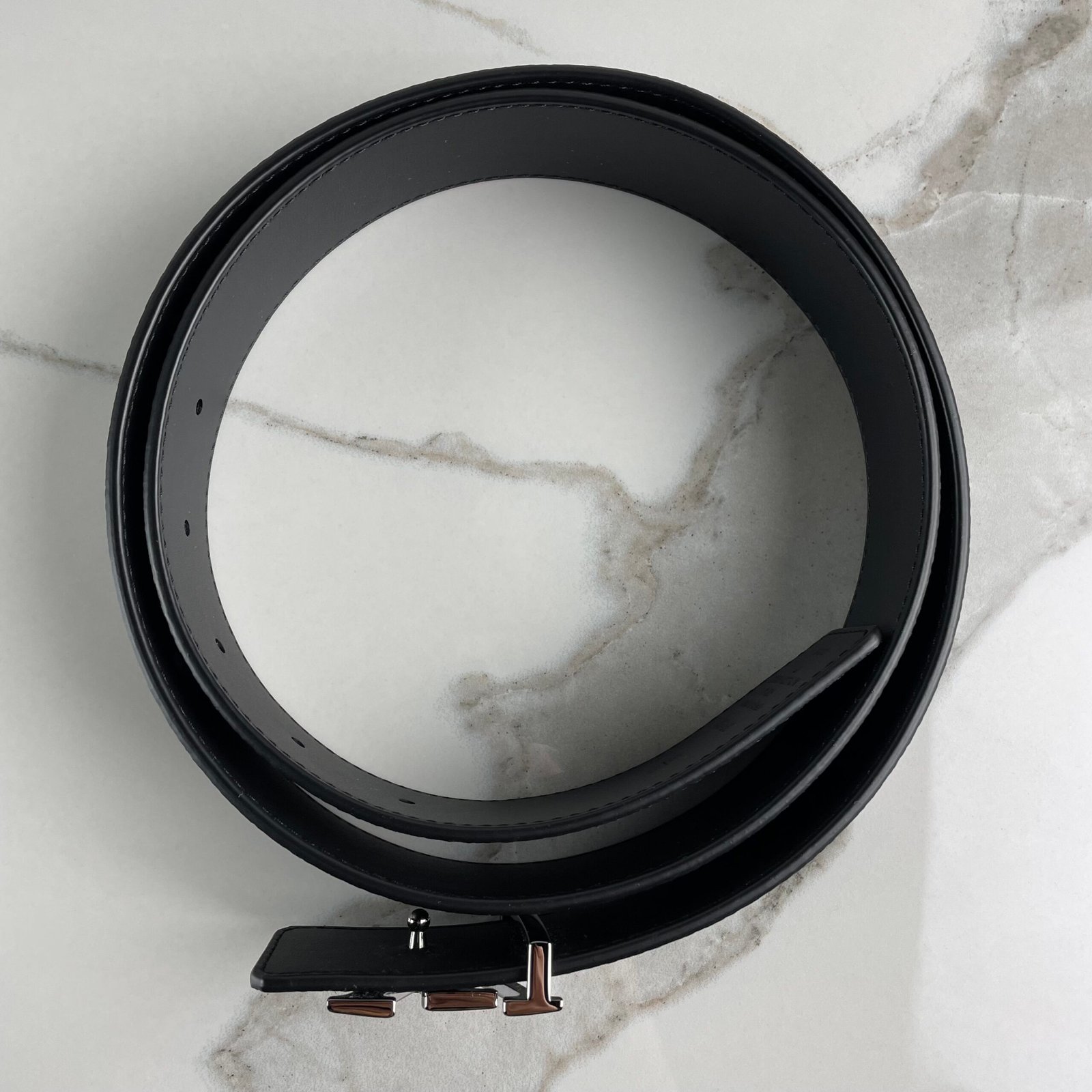 LOUIS VUITTON Ceinture LV Initiales 35 mm Réversible – Image 4