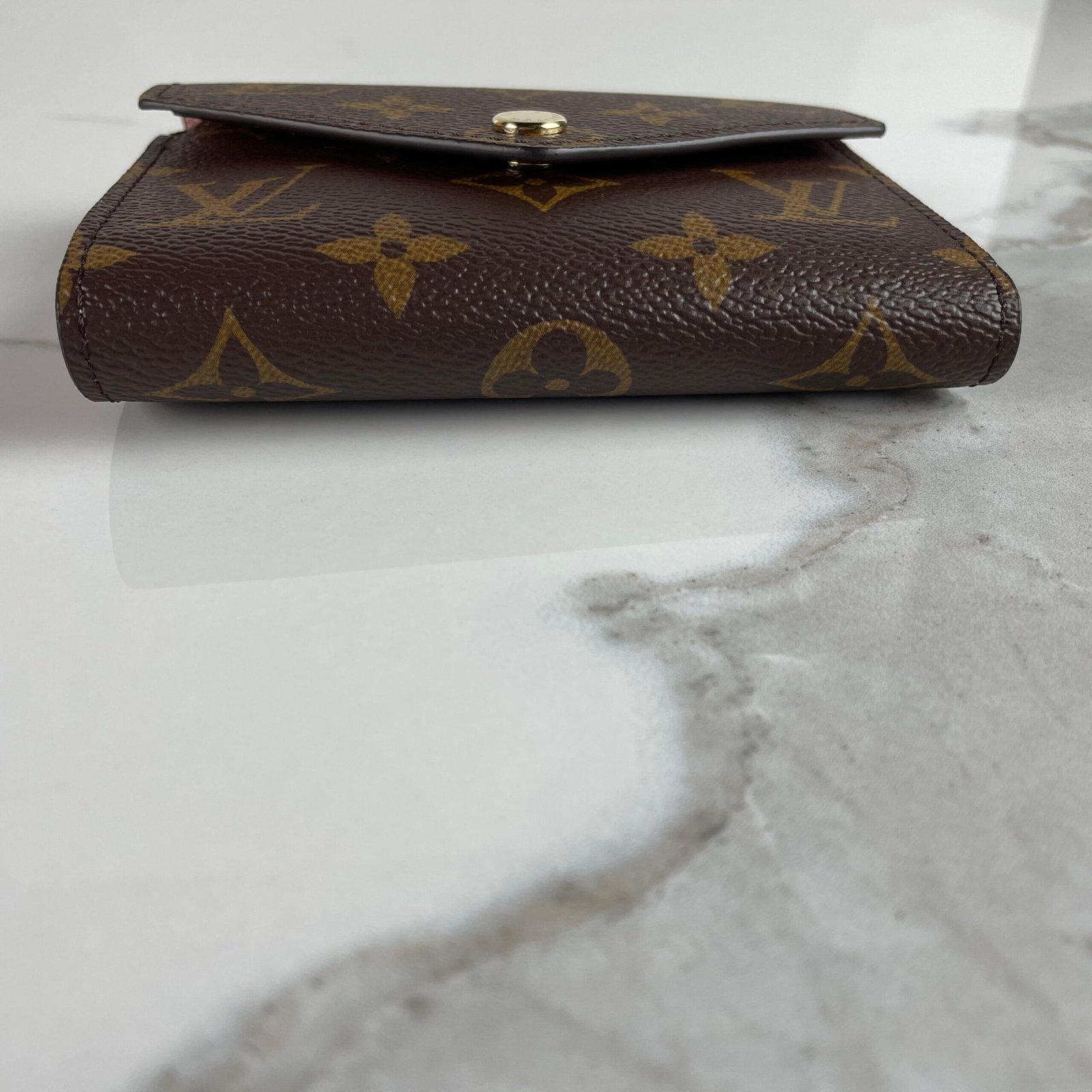 LOUIS VUITTON Victorine Wallet – Image 7