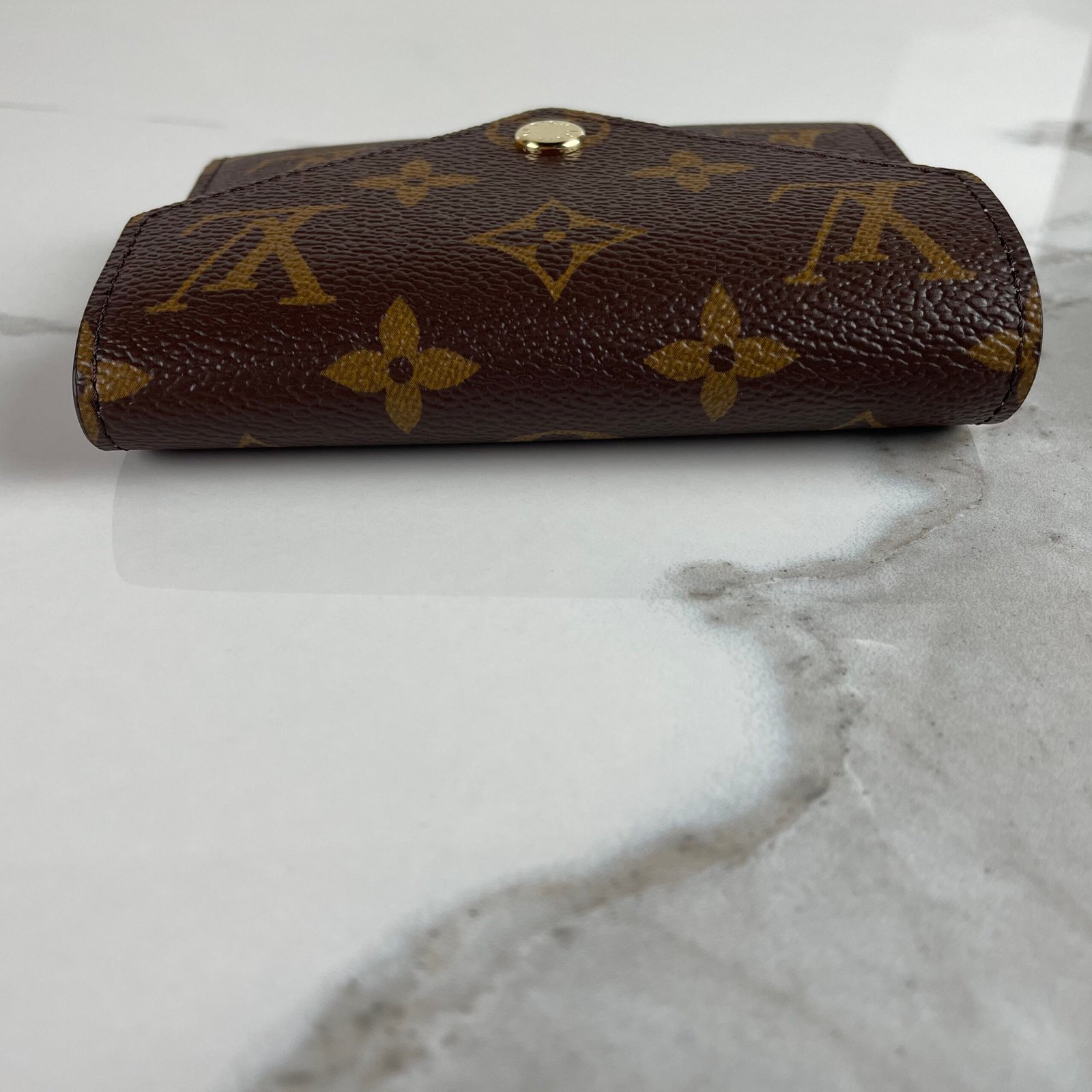 LOUIS VUITTON Victorine Wallet – Image 9