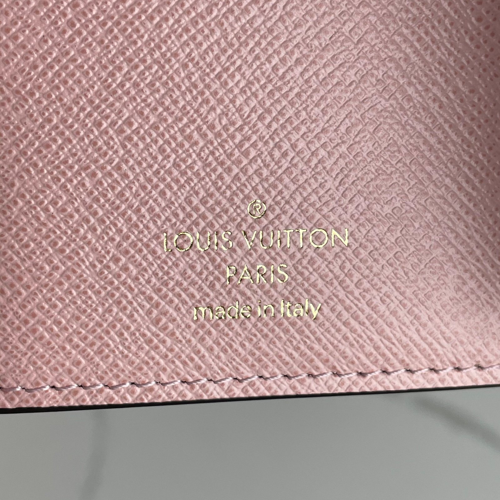 LOUIS VUITTON Victorine Wallet – Image 5