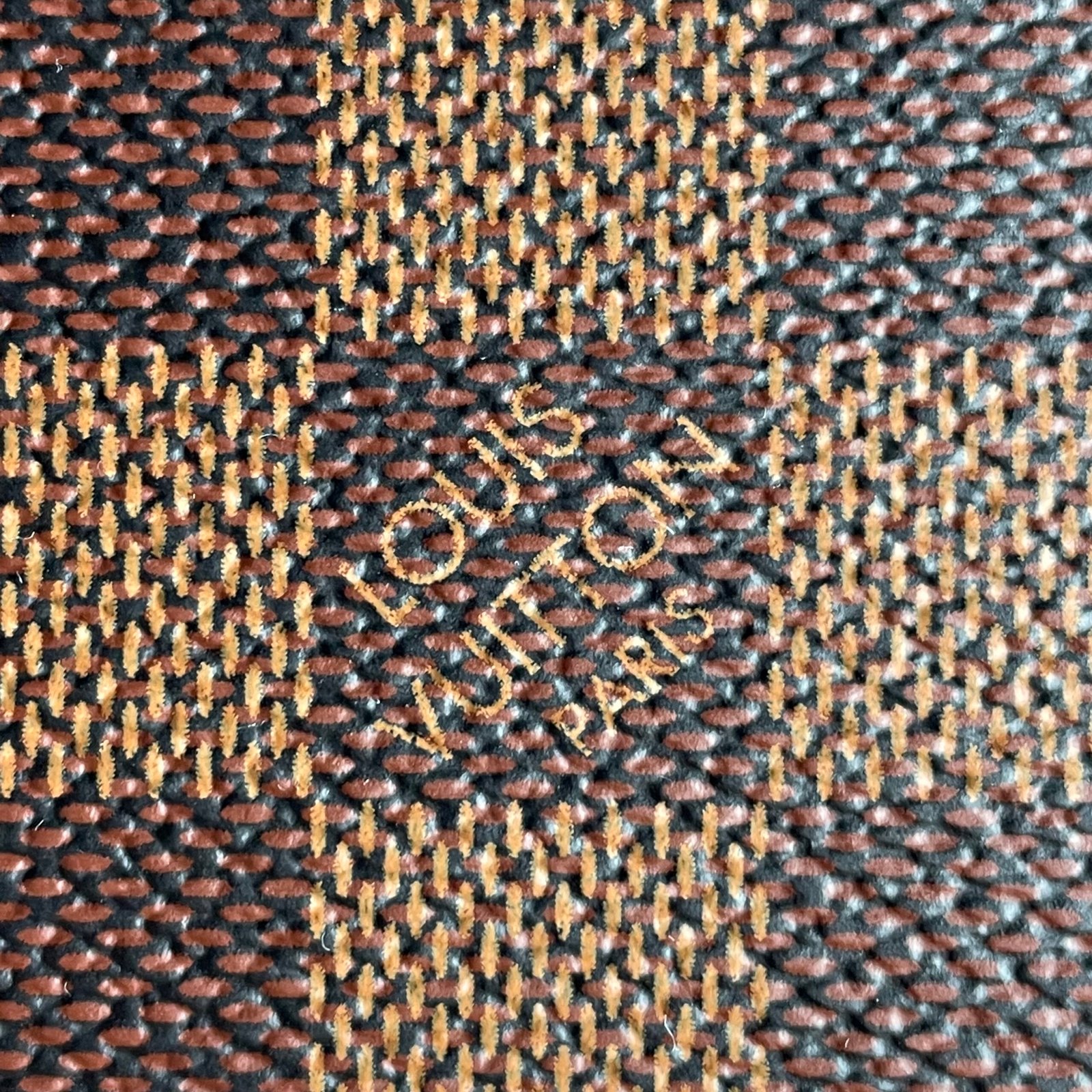 LOUIS VUITTON Simple Card Holder – Image 4