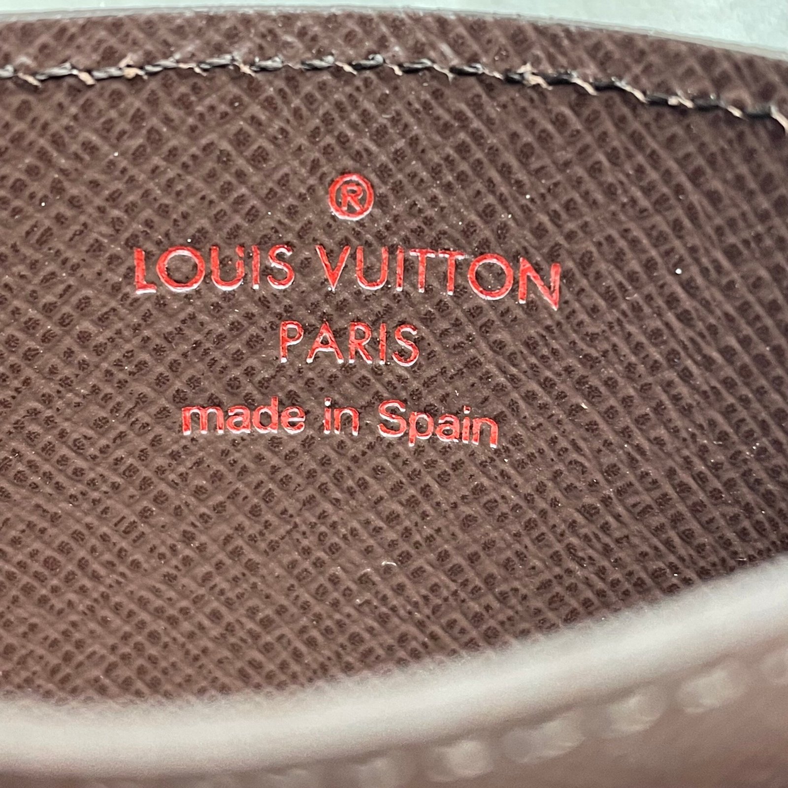 LOUIS VUITTON Simple Card Holder – Image 12