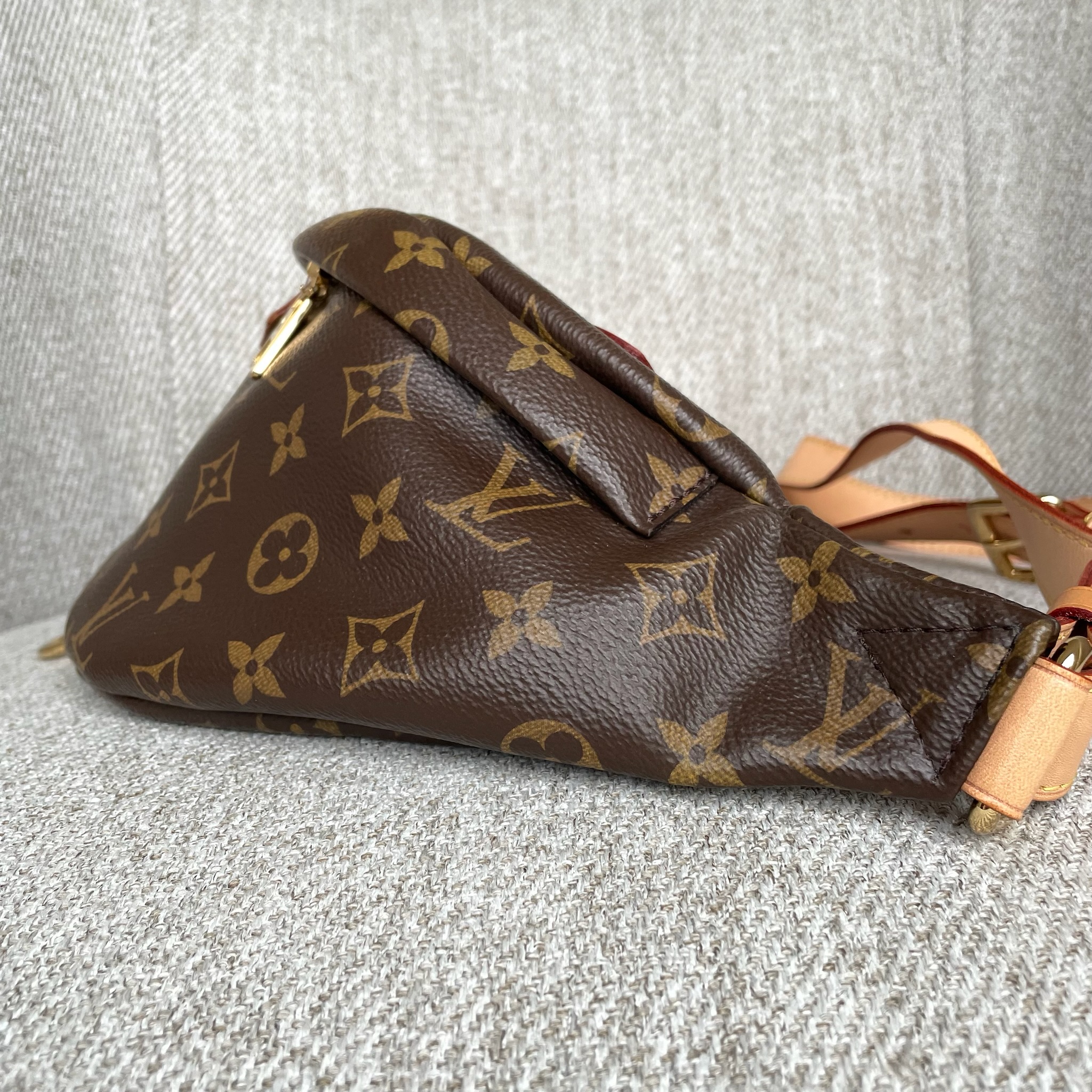 LOUIS VUITTON Bumbag (Sac Ceinture) – Image 5