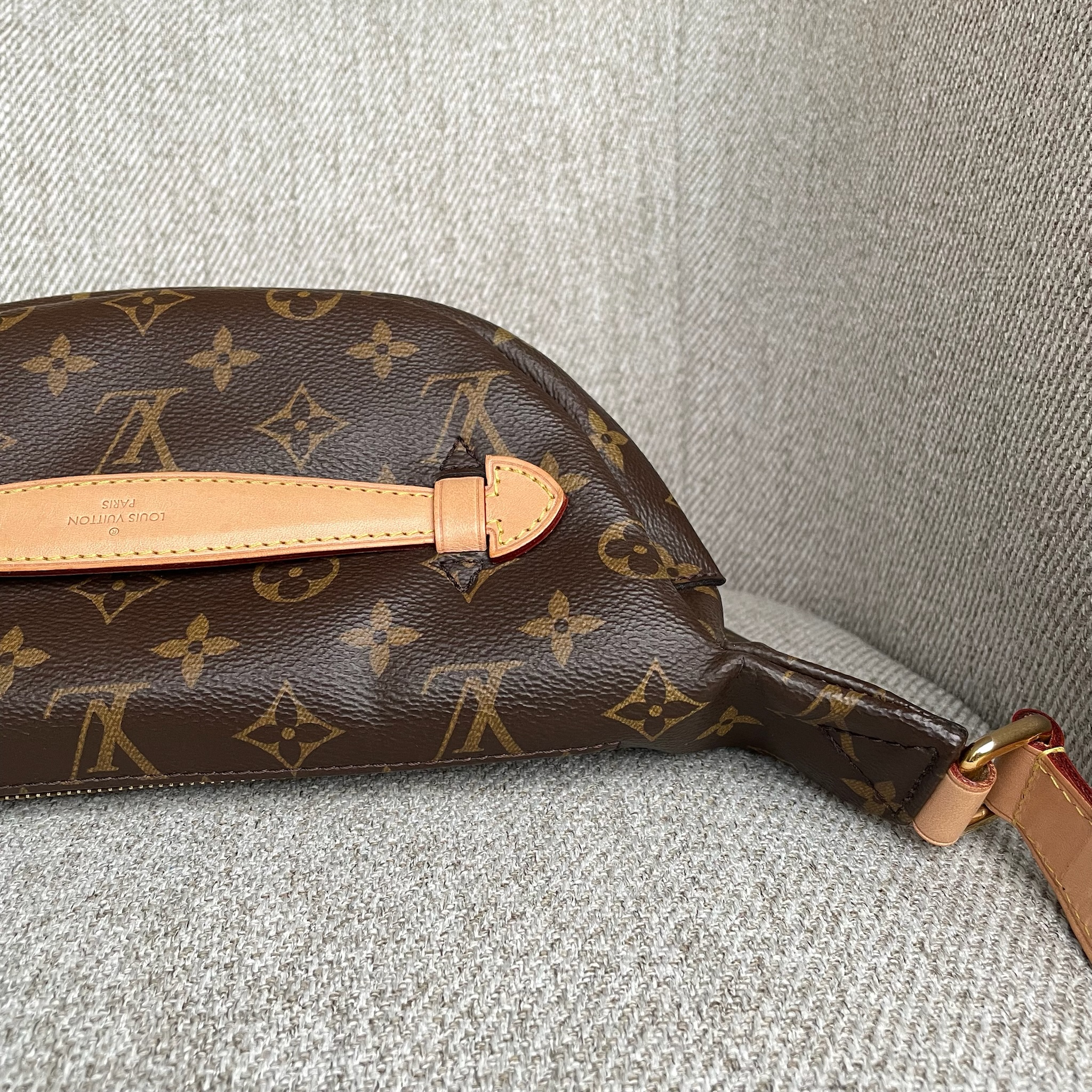 LOUIS VUITTON Bumbag (Sac Ceinture) – Image 18