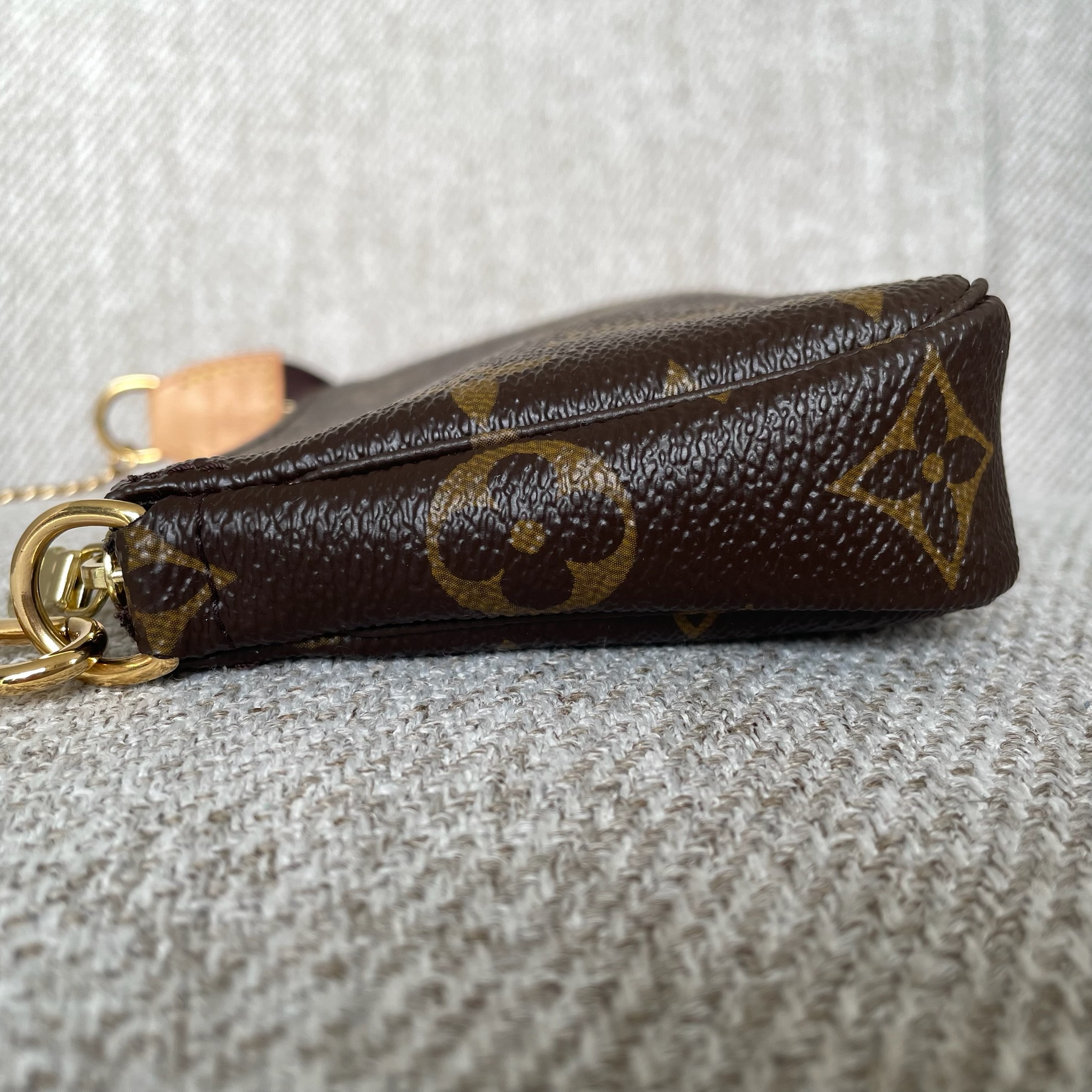 LOUIS VUITTON Mini Pochette Accessoires – Image 5