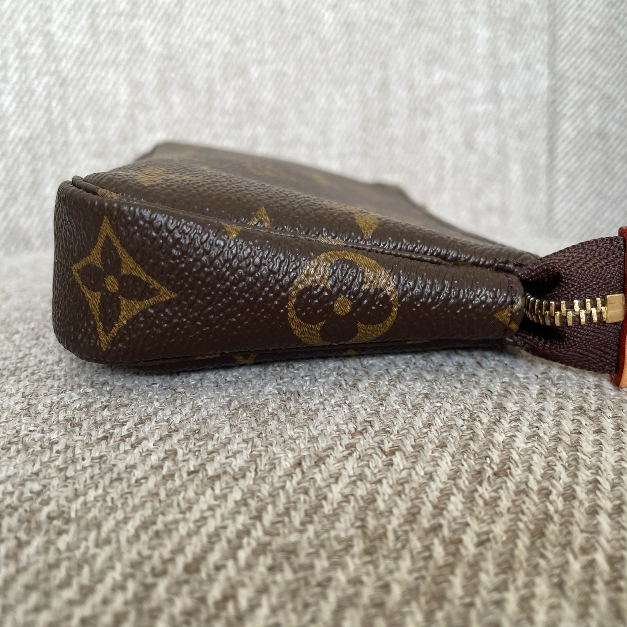 LOUIS VUITTON Mini Pochette Accessoires – Image 7