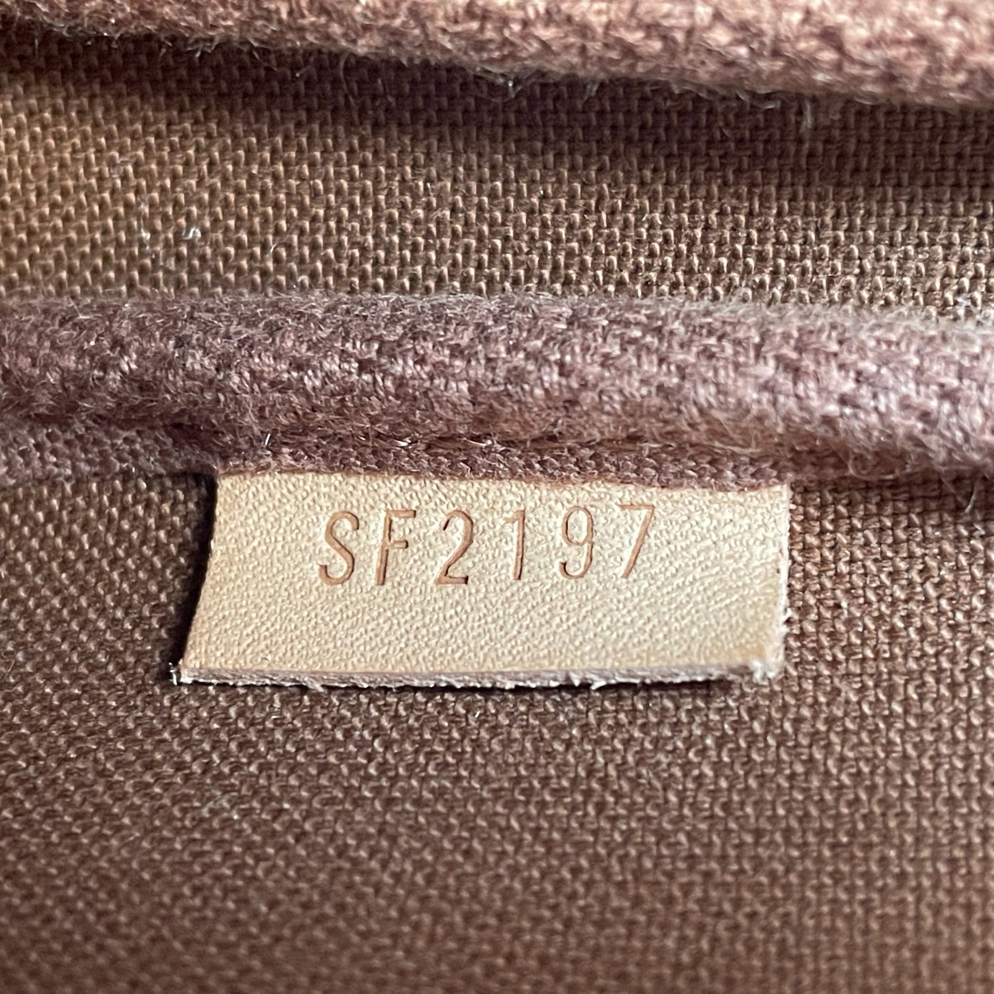 LOUIS VUITTON Mini Pochette Accessoires – Image 11