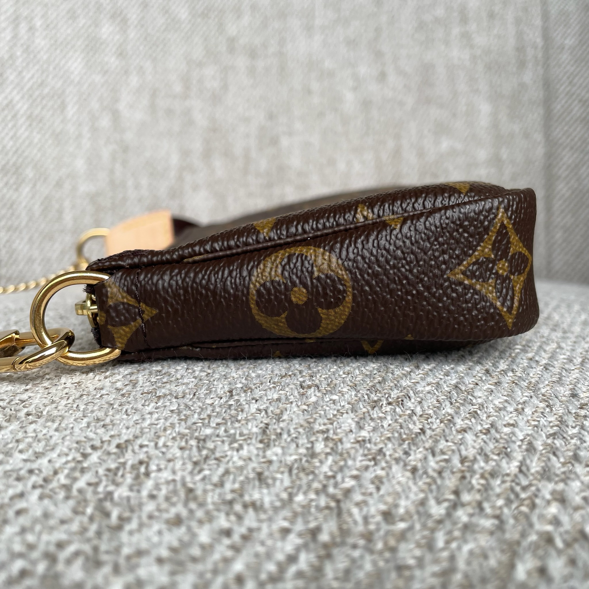 LOUIS VUITTON Mini Pochette Accessoires – Image 4