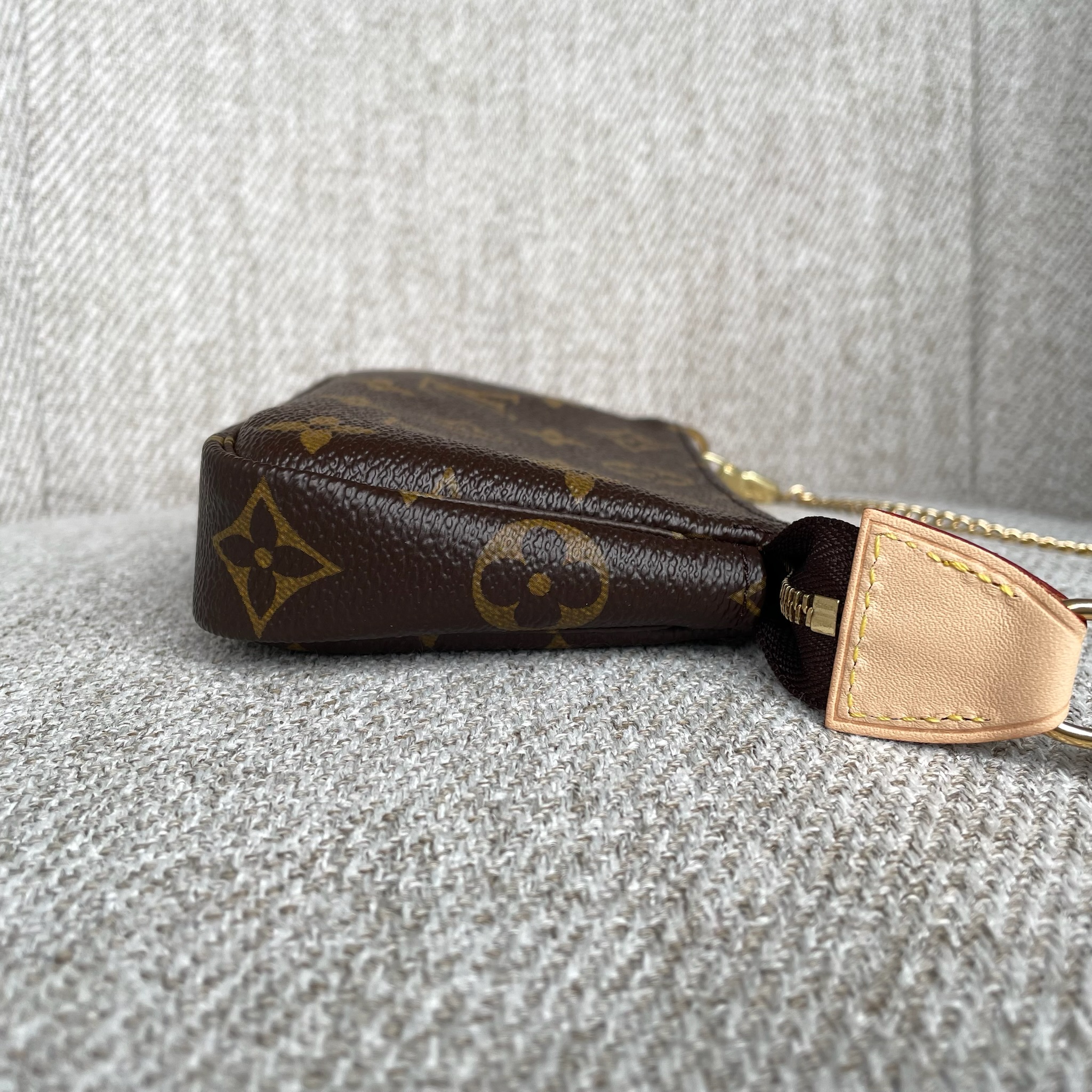 LOUIS VUITTON Mini Pochette Accessoires – Image 6