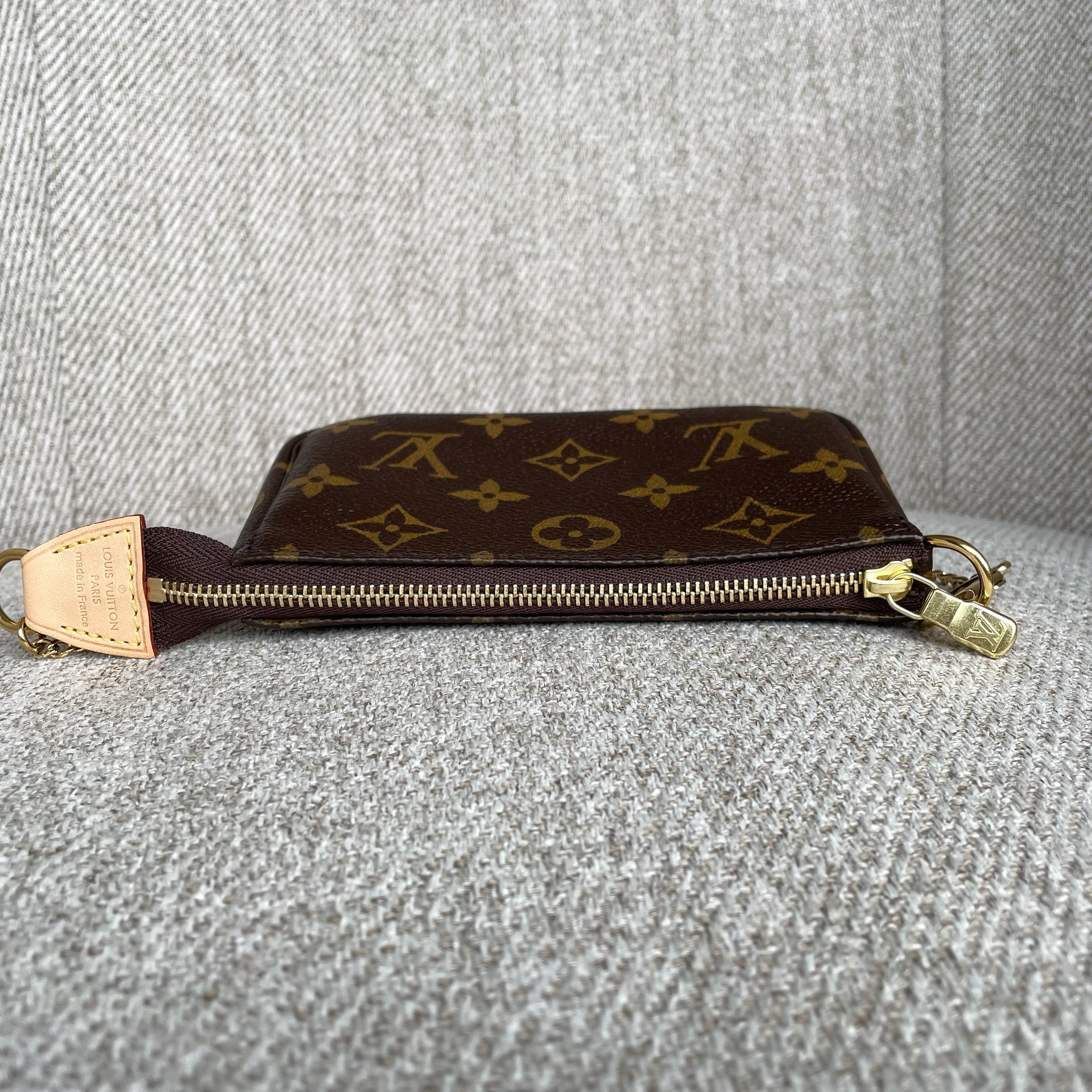 LOUIS VUITTON Mini Pochette Accessoires – Image 7