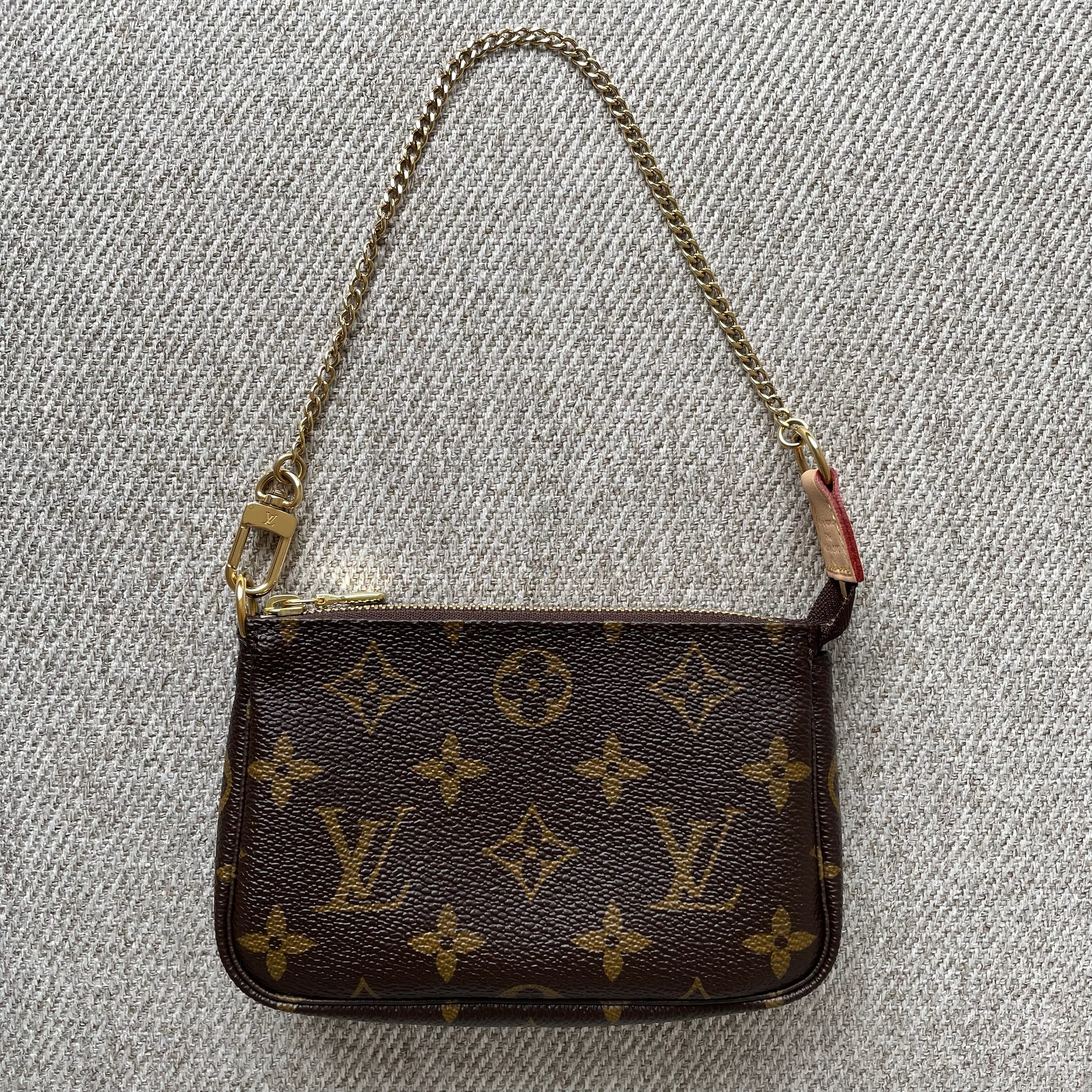 LOUIS VUITTON Mini Pochette Accessoires – Image 9