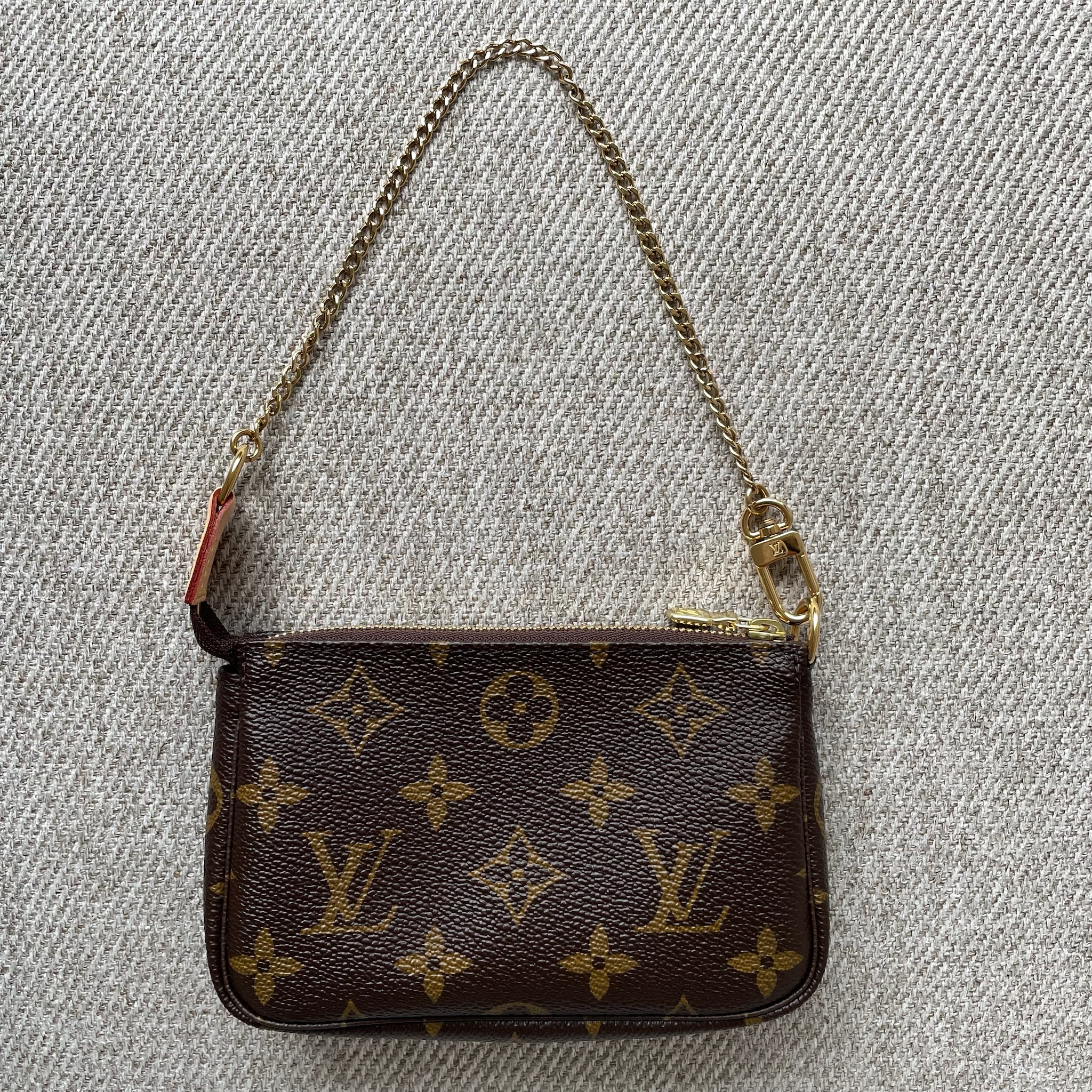 LOUIS VUITTON Mini Pochette Accessoires – Image 10