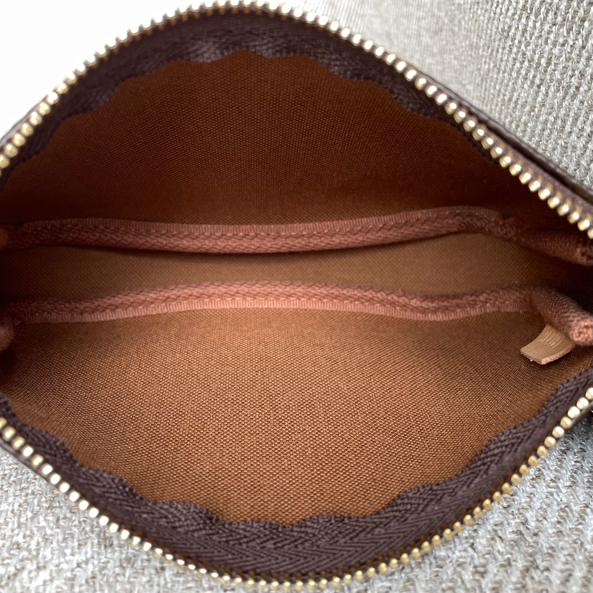 LOUIS VUITTON Mini Pochette Accessoires – Image 18