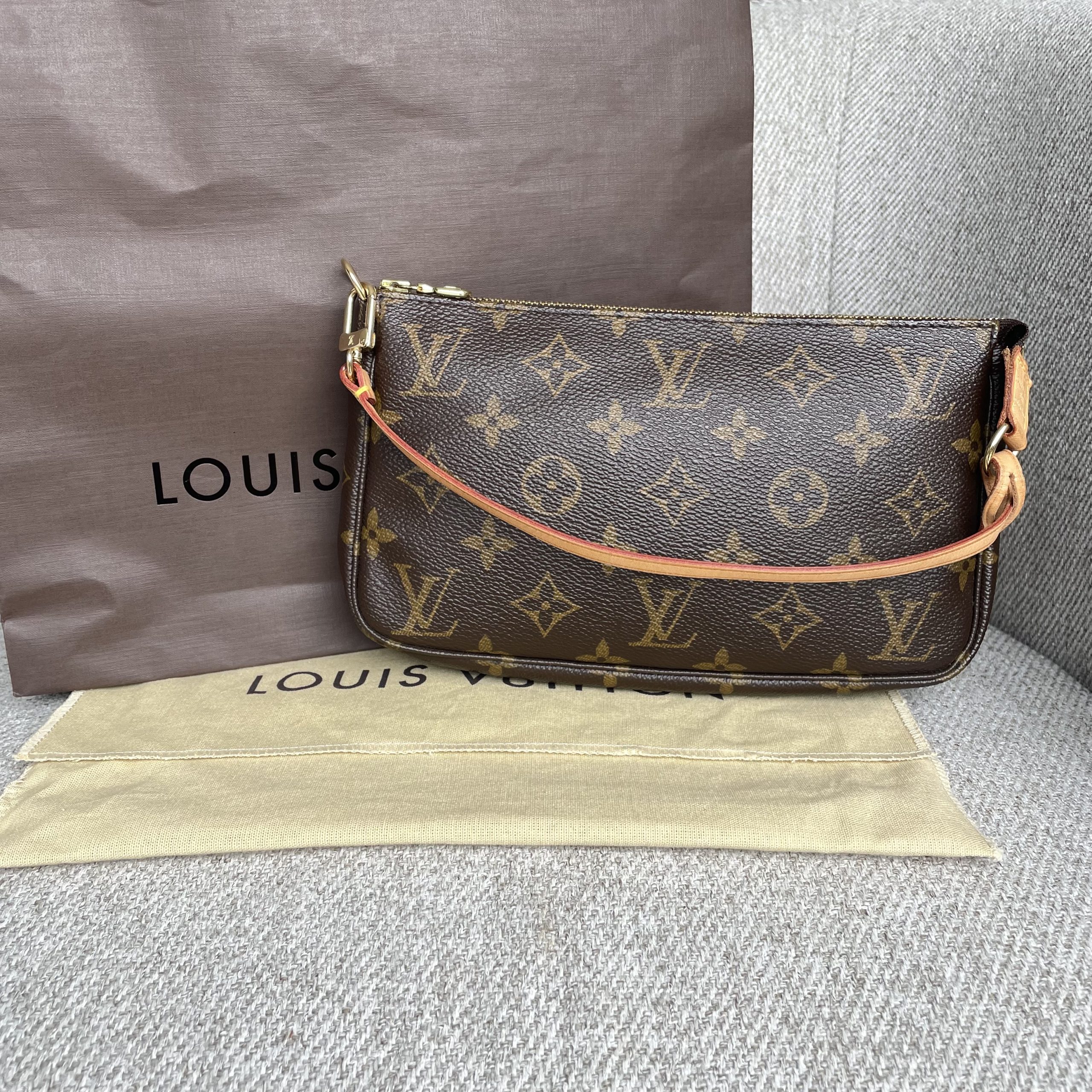 Louis Vuitton Pochette Accessoires Monogram – Image 2