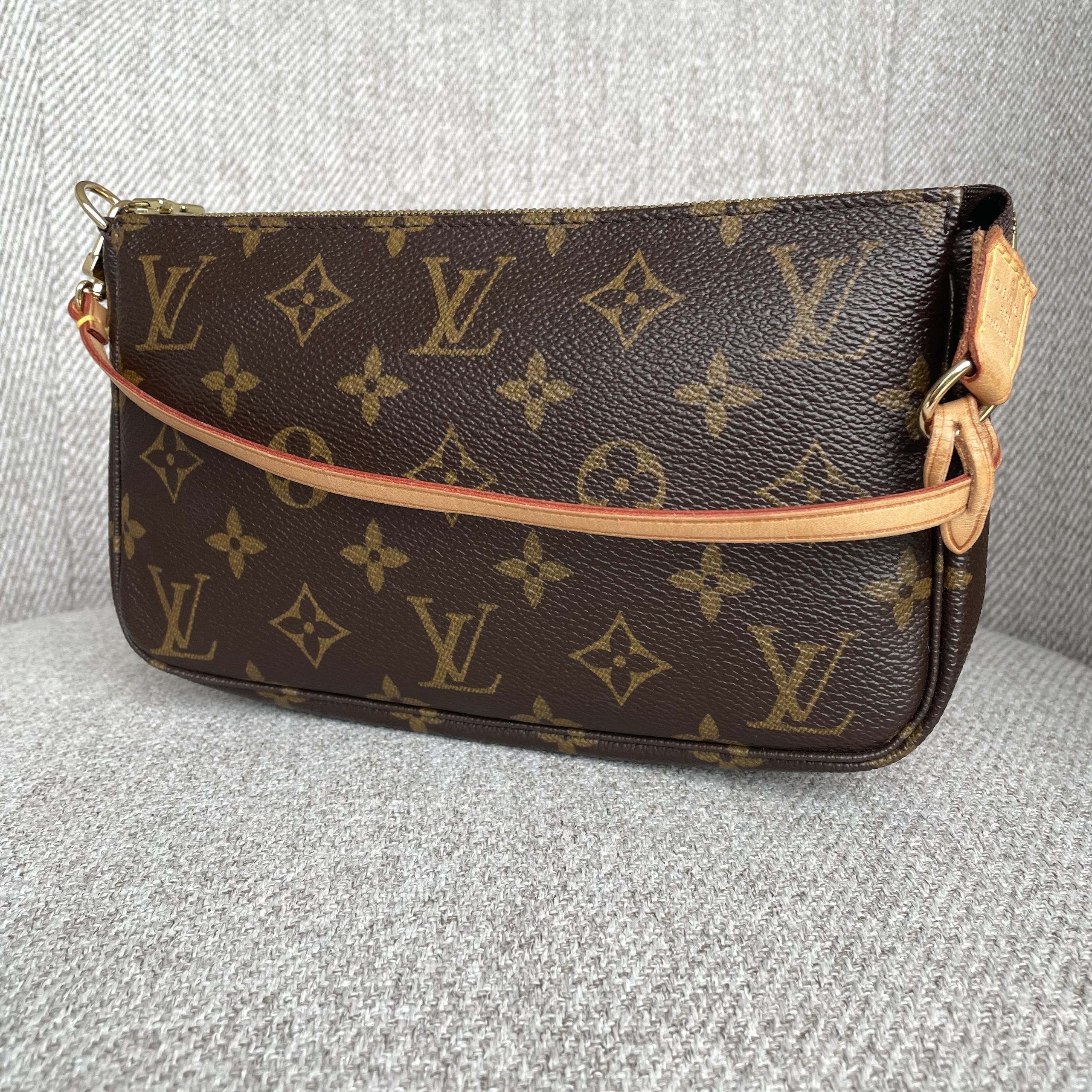 Louis Vuitton Pochette Accessoires Monogram – Image 3