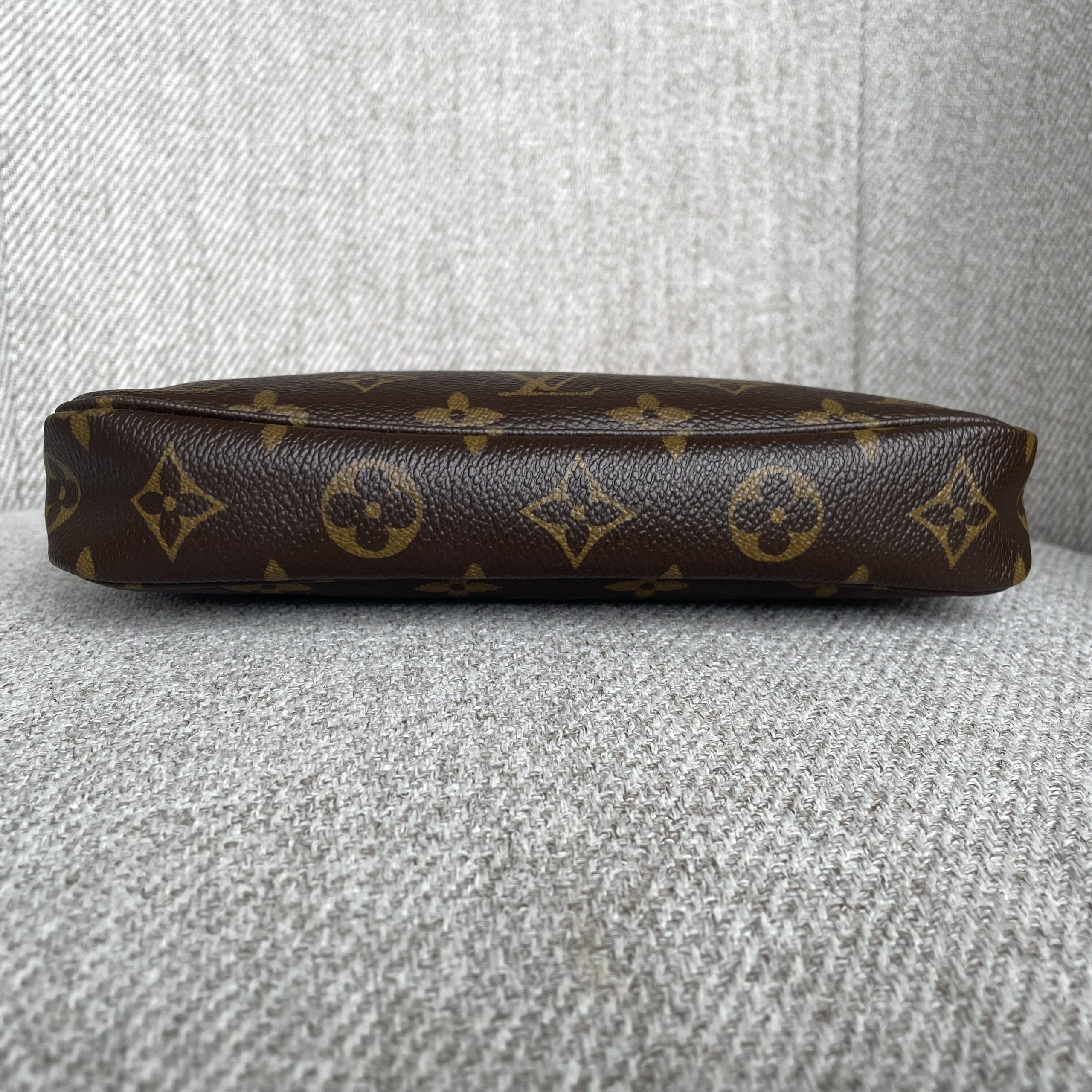 Louis Vuitton Pochette Accessoires Monogram – Image 6