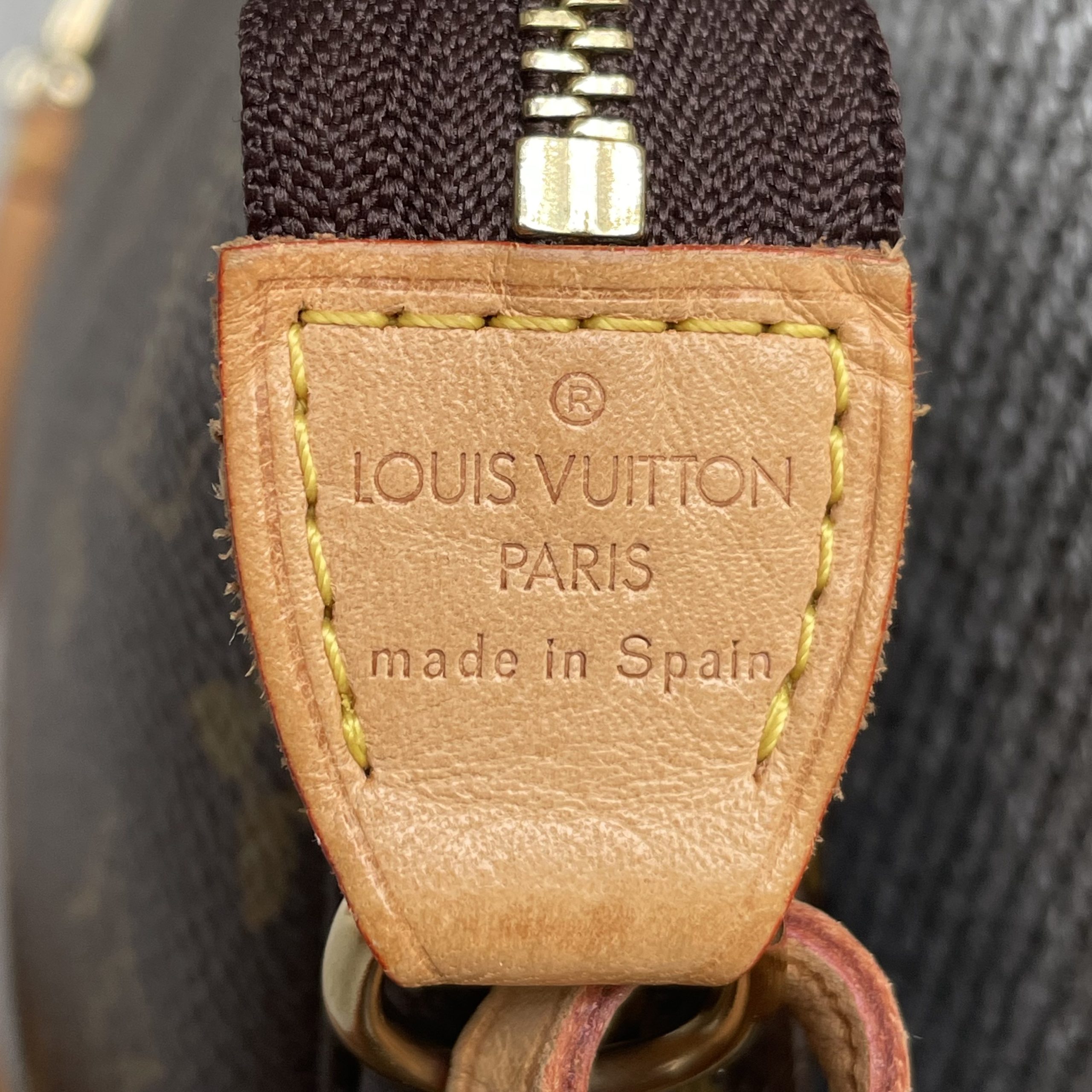 Louis Vuitton Pochette Accessoires Monogram – Image 9
