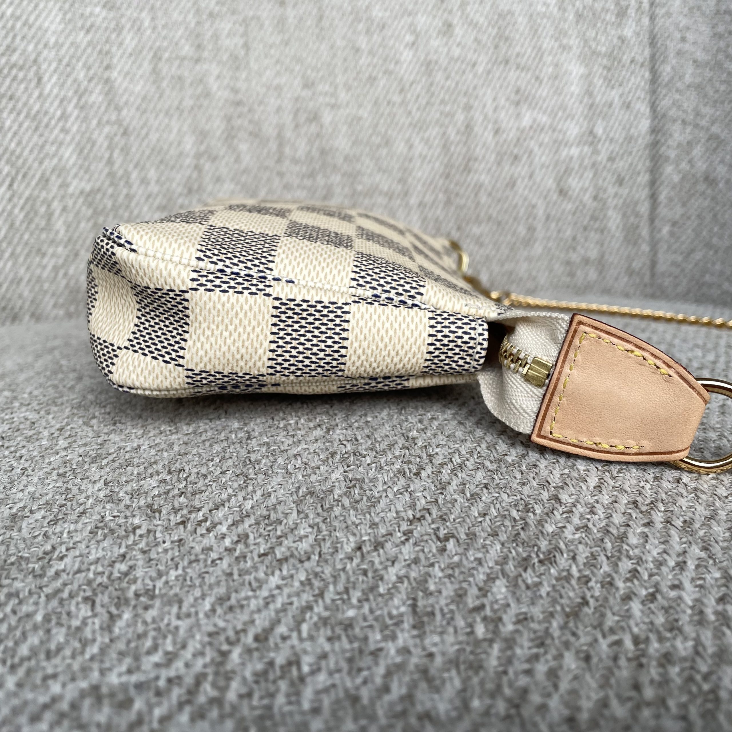 Louis Vuitton Mini Pochette Accessoires Damier Azur – Image 5