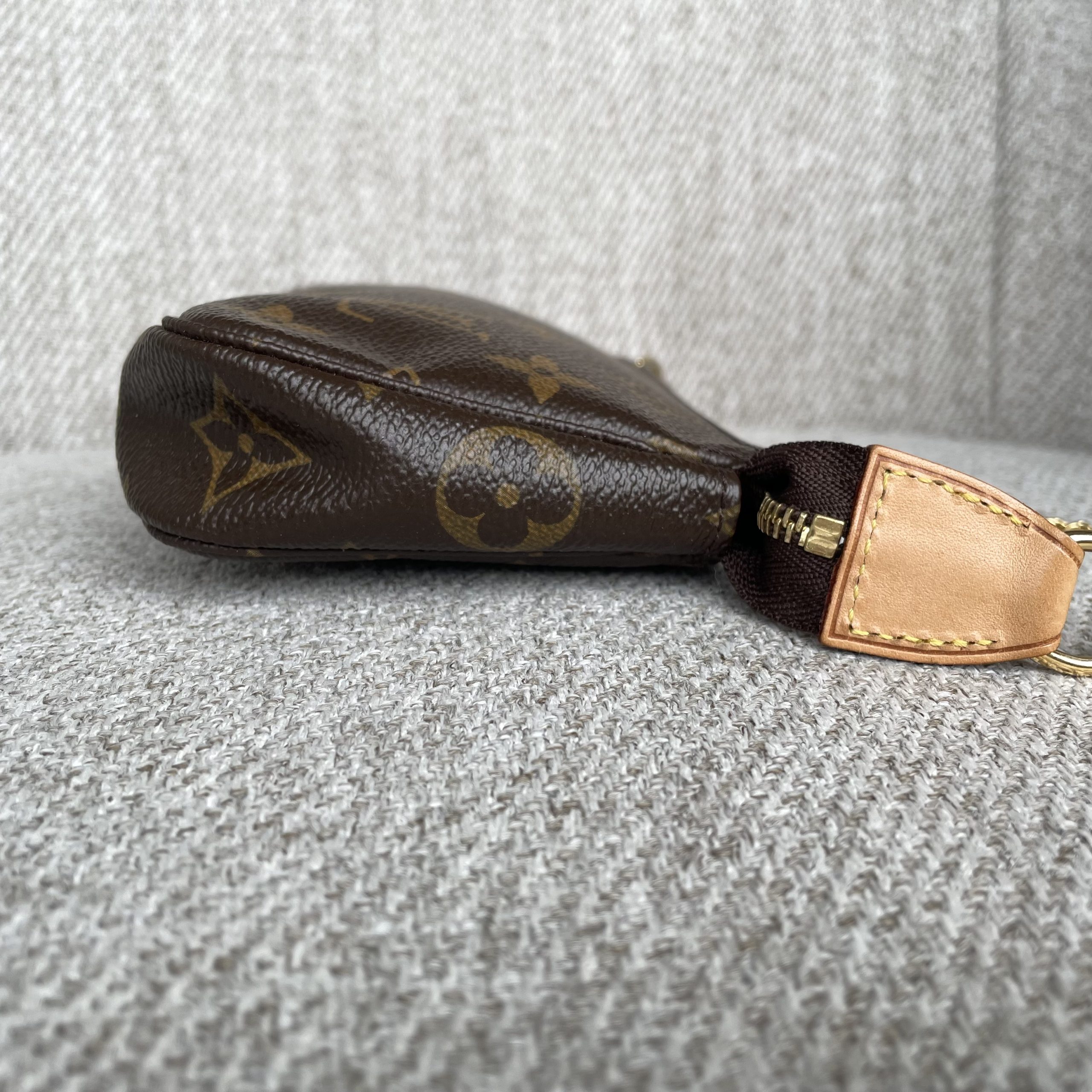 Louis Vuitton Mini Pochette Accessoires Monogram – Image 5