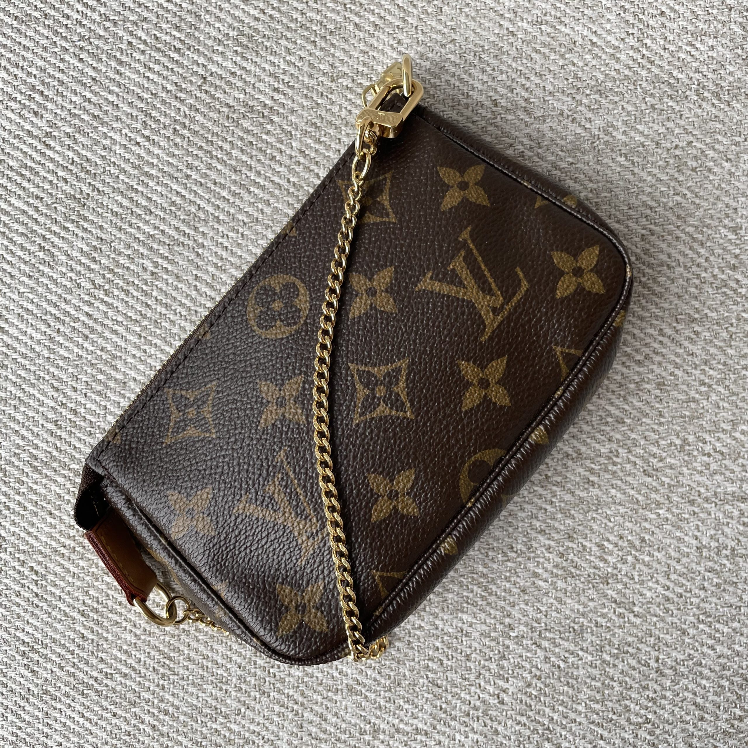 Louis Vuitton Mini Pochette Accessoires Monogram – Image 7