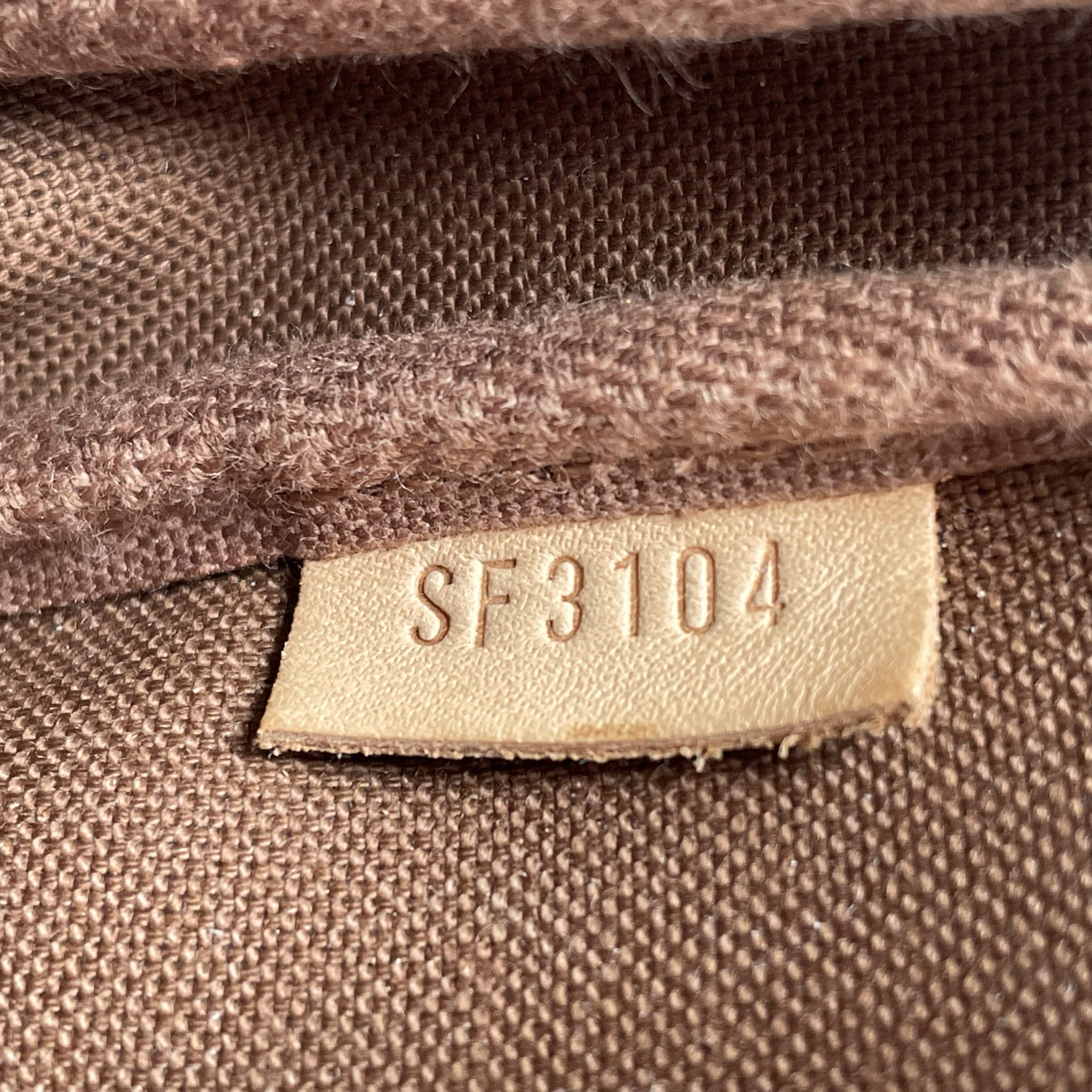 Louis Vuitton Mini Pochette Accessoires Monogram – Image 14