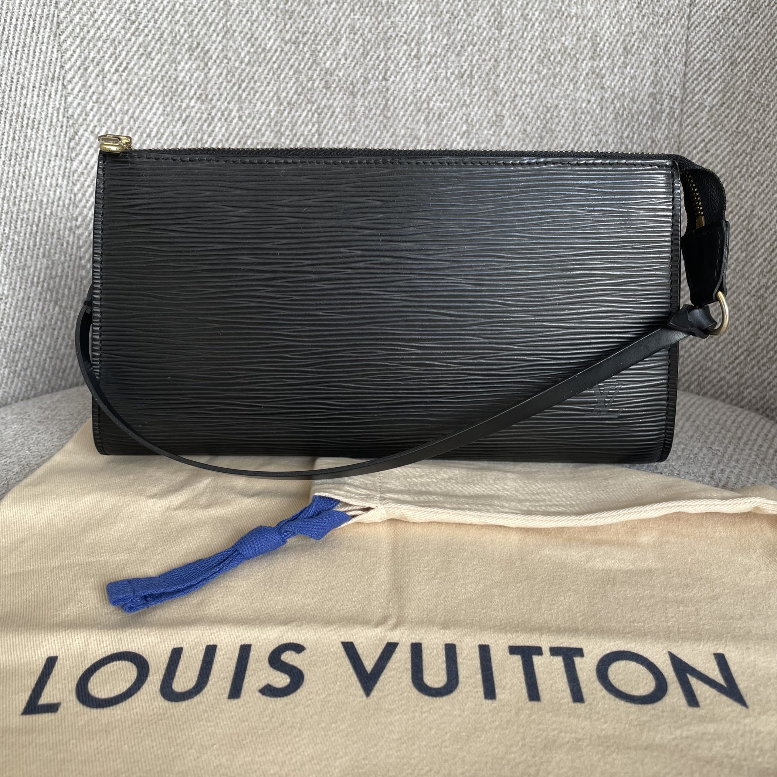 Louis Vuitton Pochette Accessoires Épi – Image 2