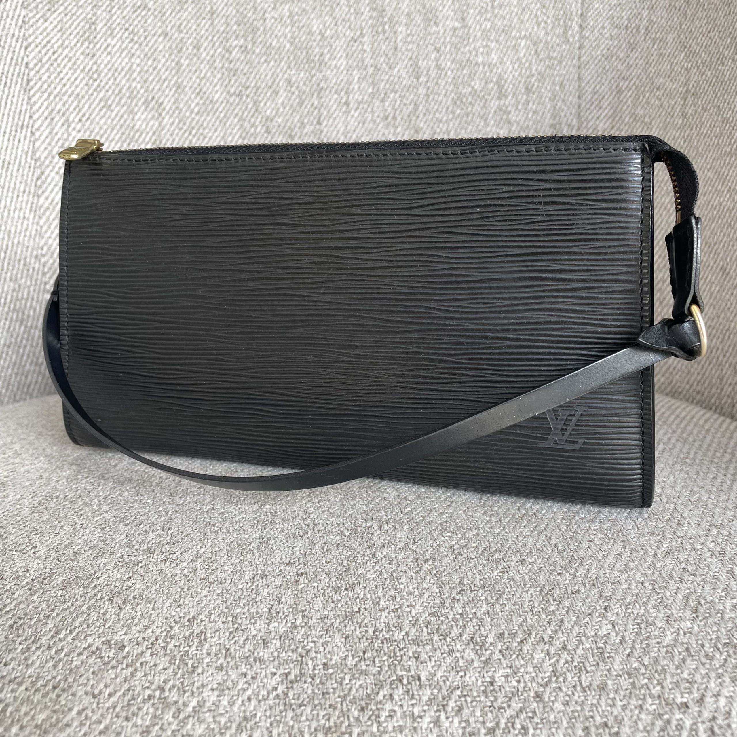 Louis Vuitton Pochette Accessoires Épi – Image 3
