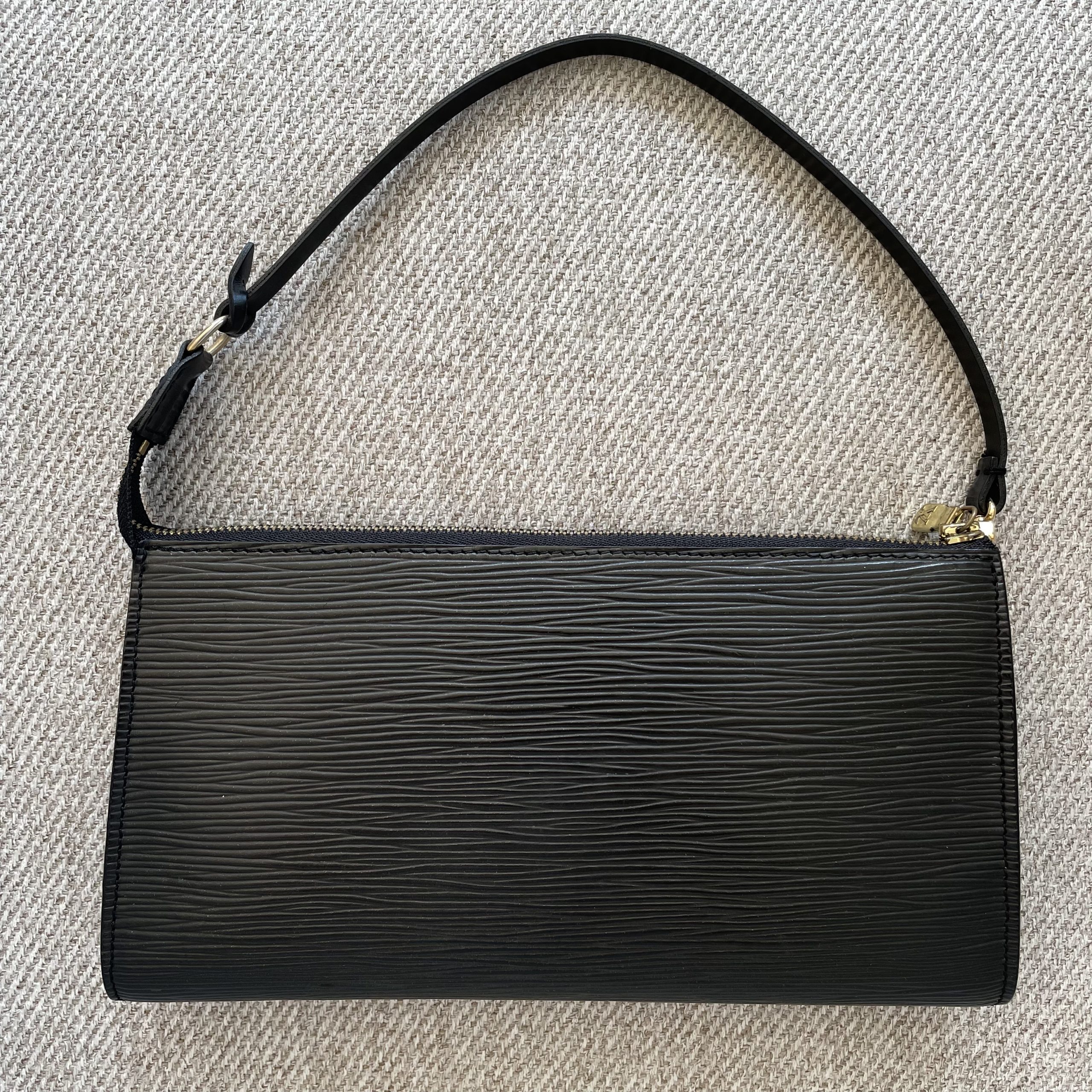 Louis Vuitton Pochette Accessoires Épi – Image 8