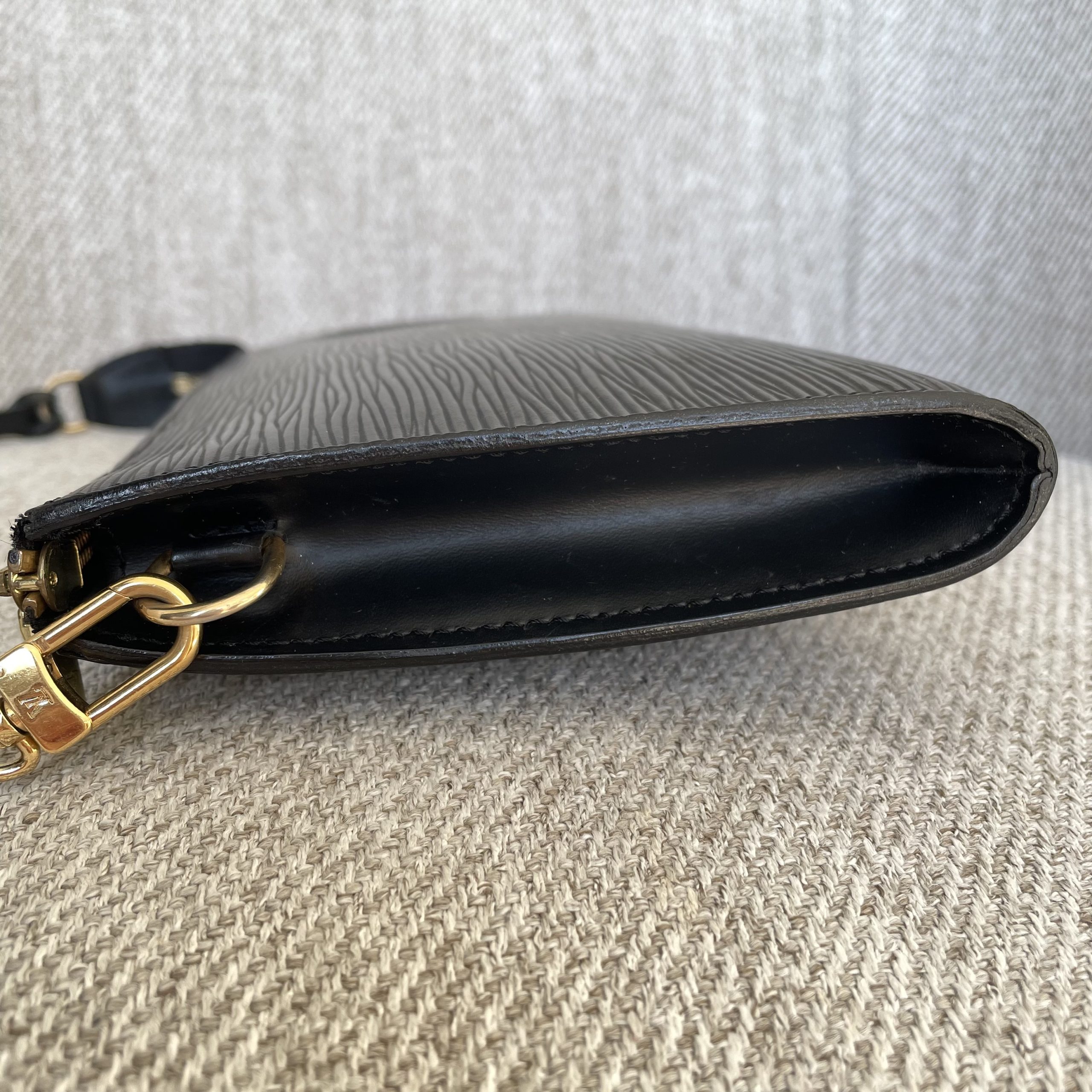 Louis Vuitton Pochette Accessoires Épi – Image 4