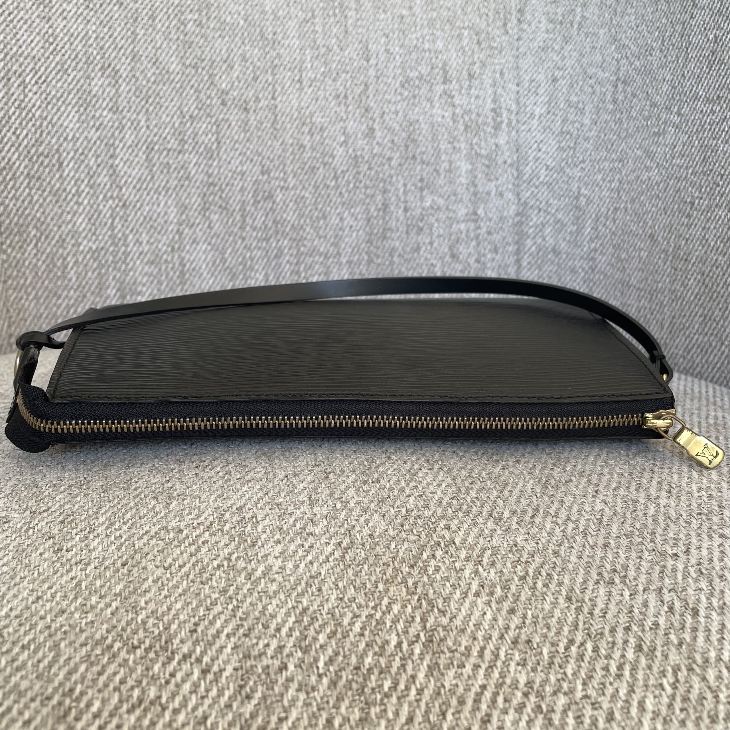 Louis Vuitton Pochette Accessoires Épi – Image 7
