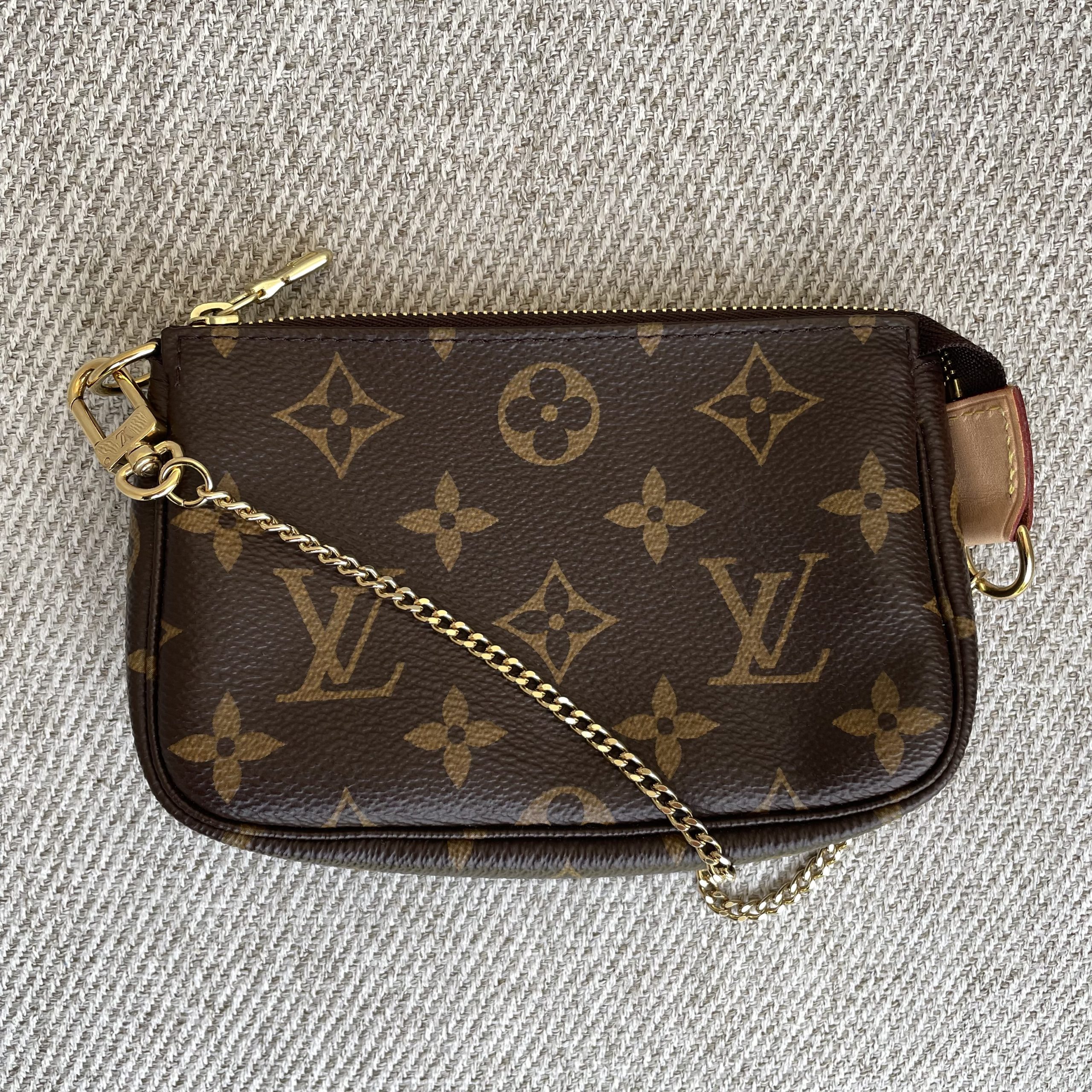 Louis Vuitton Mini Pochette Accessoires Monogram – Image 11
